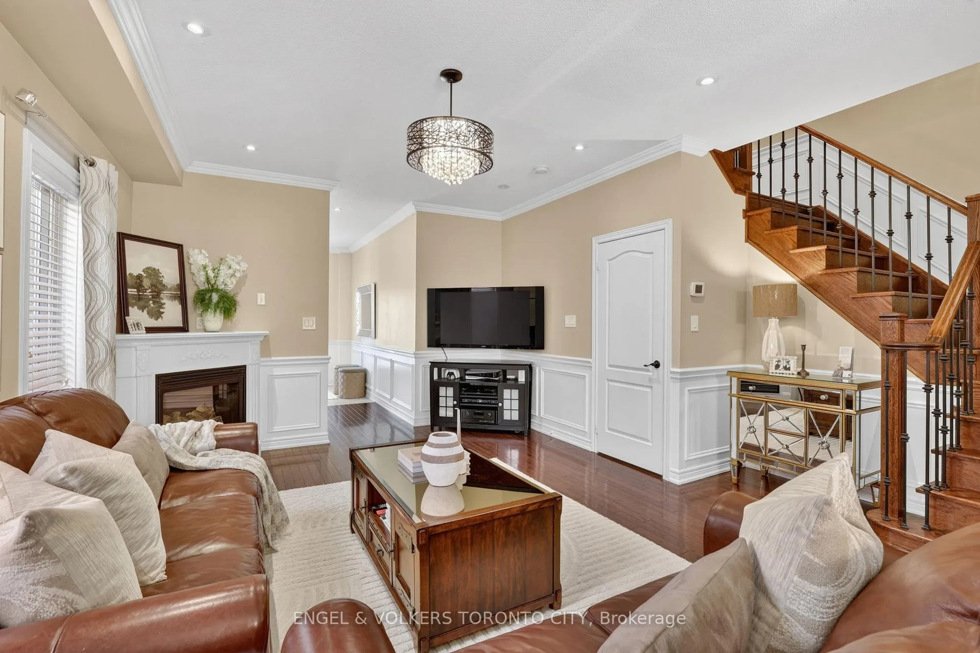 Photo 8 of 22 Ozner Crescent, Vaughan, Vellore Village — HOMEH