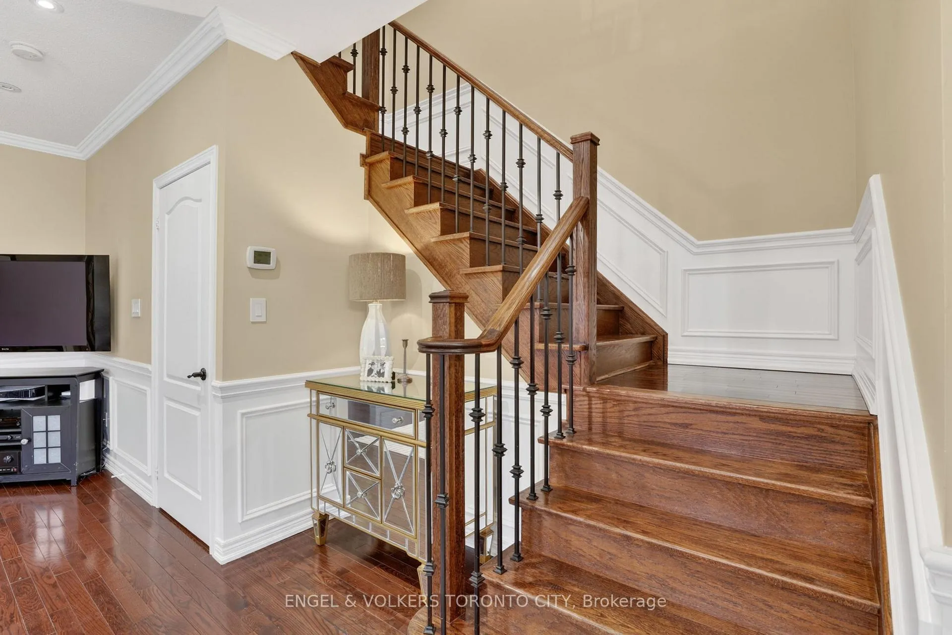 Photo 9 of 22 Ozner Crescent, Vaughan, Vellore Village — HOMEH