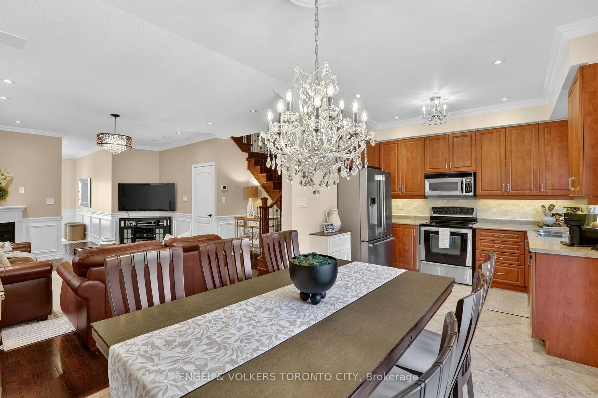 Photo 11 of 22 Ozner Crescent, Vaughan, Vellore Village — HOMEH