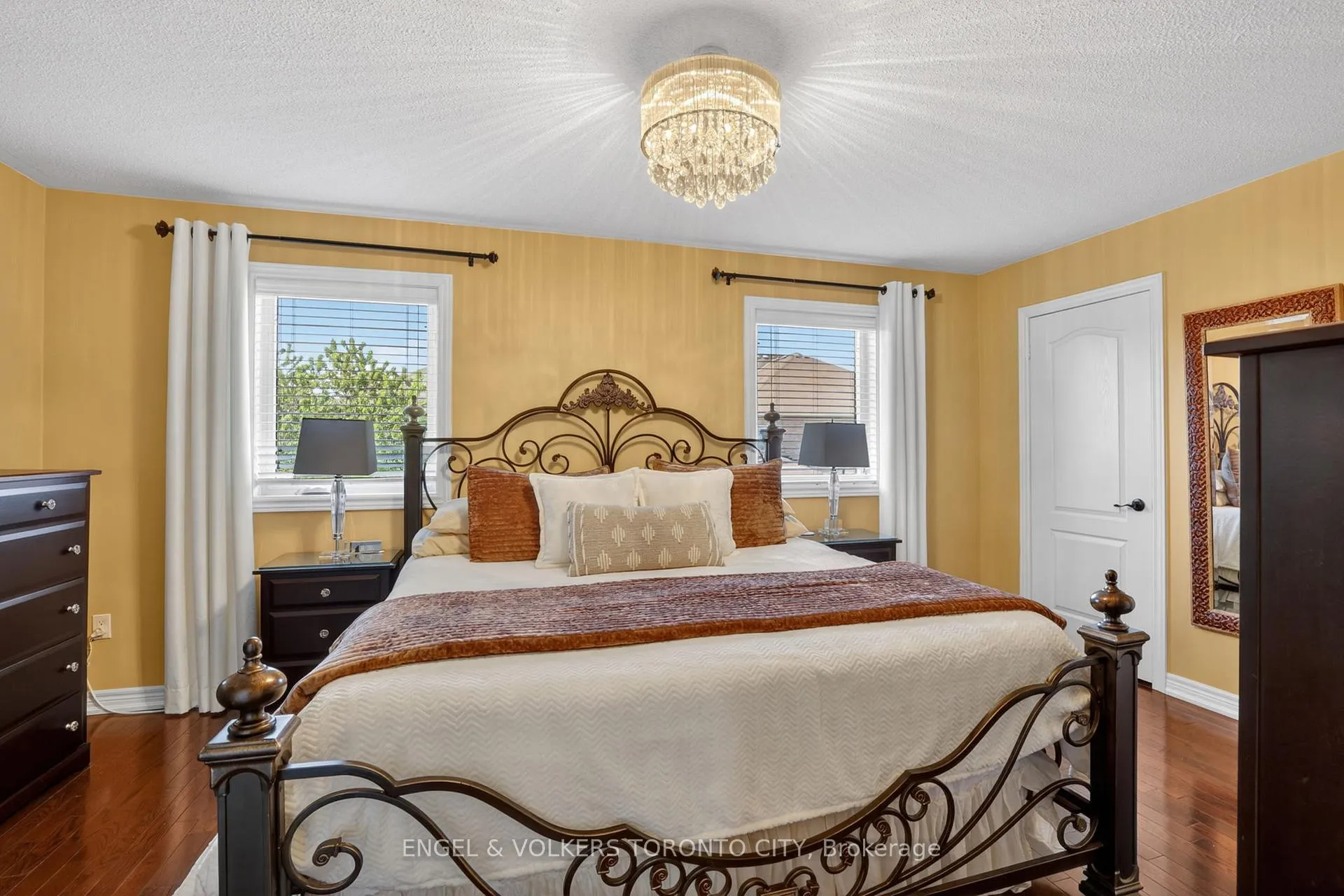 Photo 15 of 22 Ozner Crescent, Vaughan, Vellore Village — HOMEH