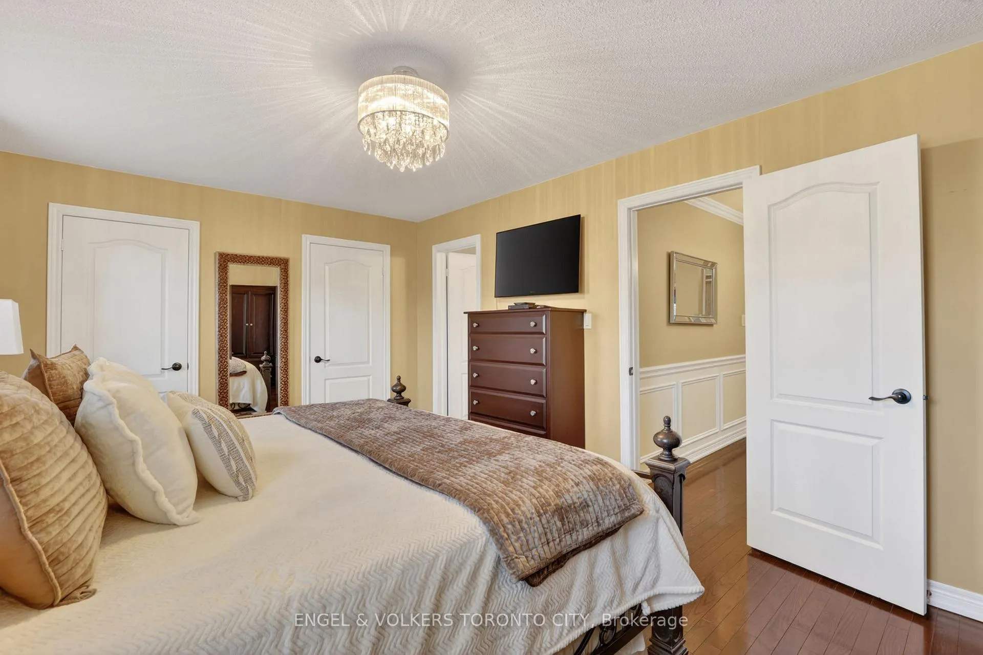 Photo 17 of 22 Ozner Crescent, Vaughan, Vellore Village — HOMEH