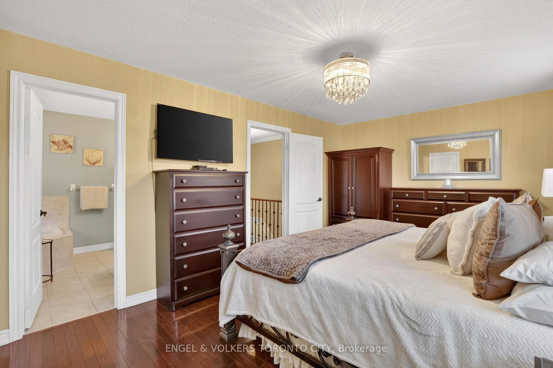 Photo 18 of 22 Ozner Crescent, Vaughan, Vellore Village — HOMEH