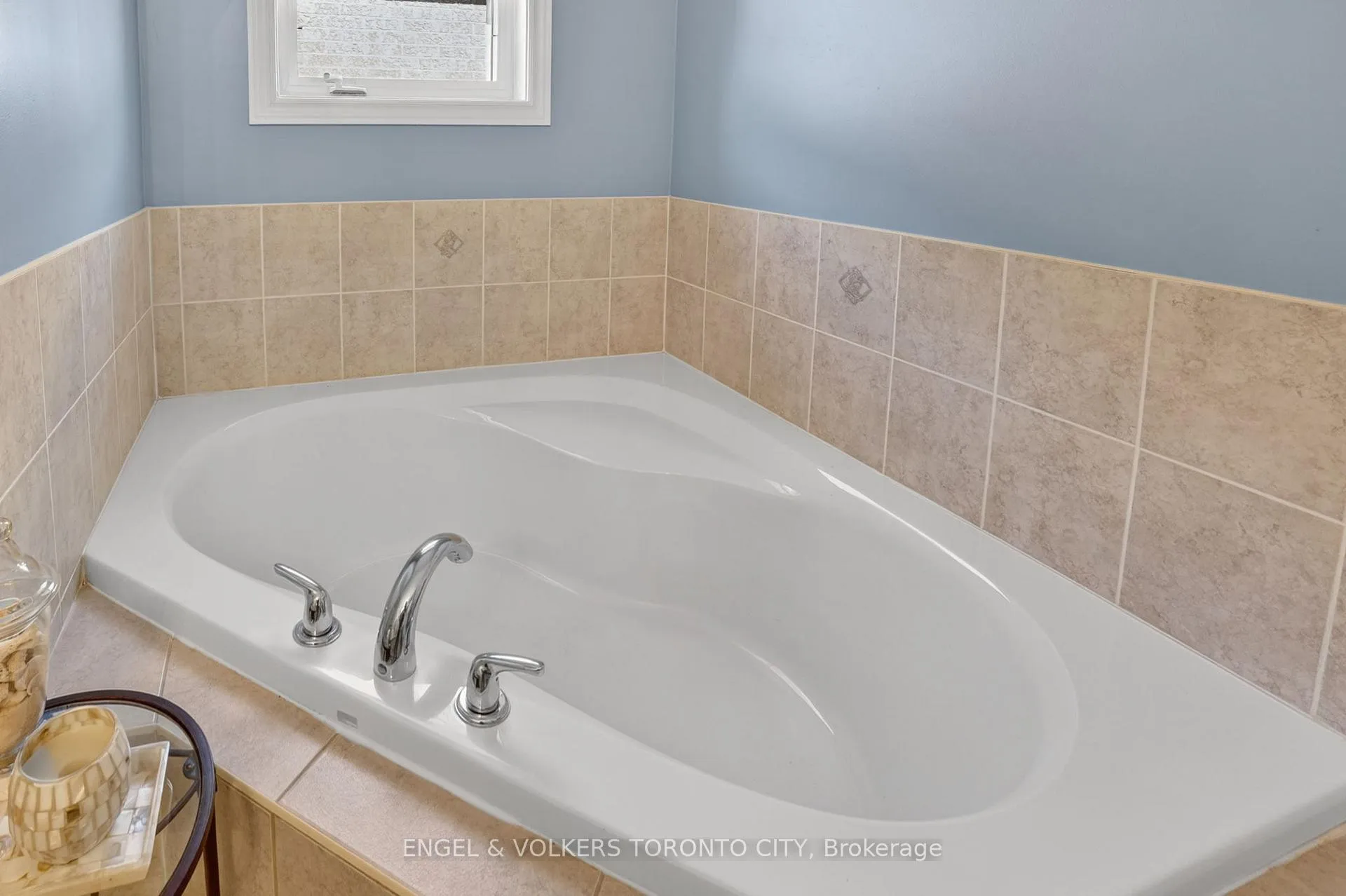 Photo 20 of 22 Ozner Crescent, Vaughan, Vellore Village — HOMEH