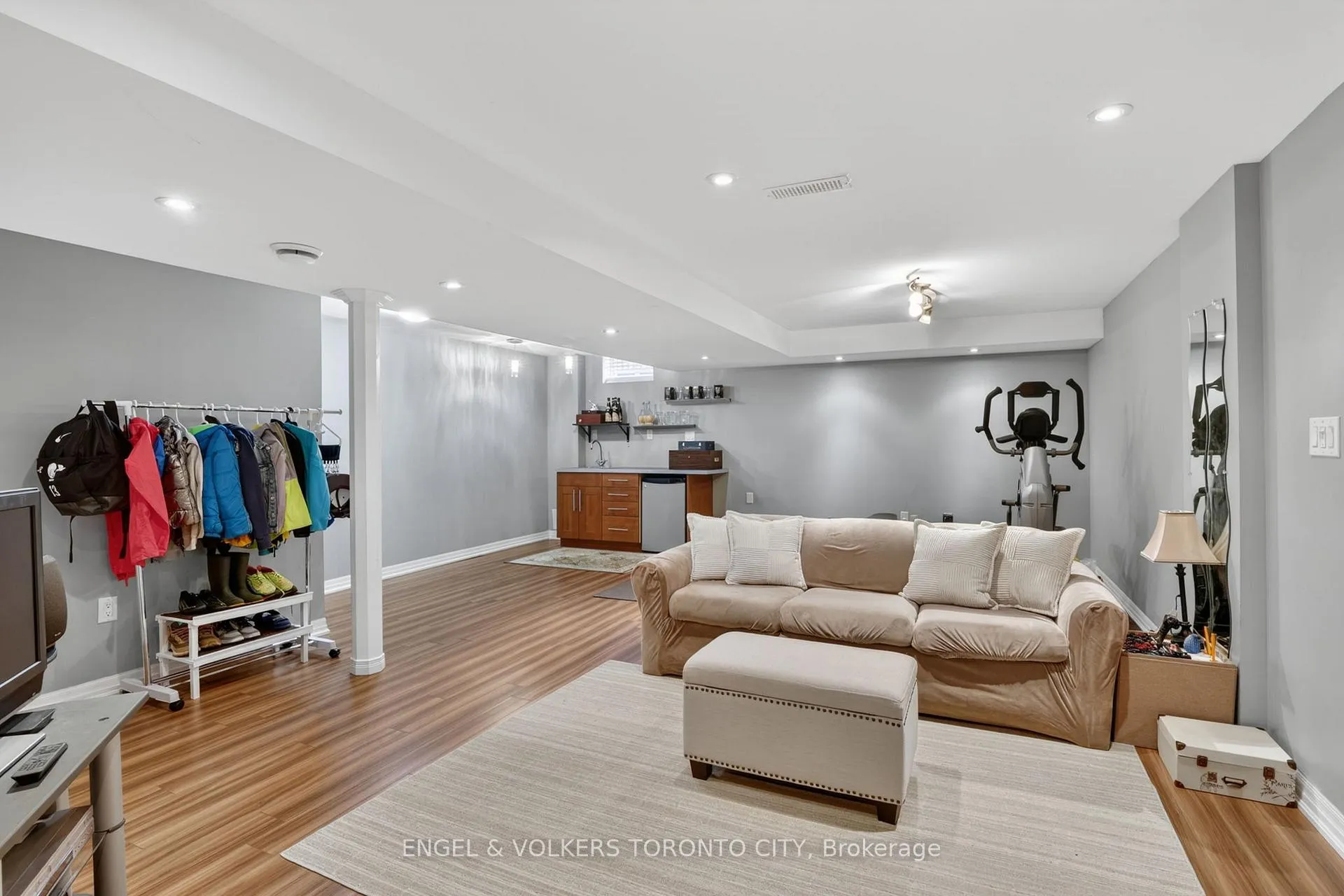 Photo 30 of 22 Ozner Crescent, Vaughan, Vellore Village — HOMEH