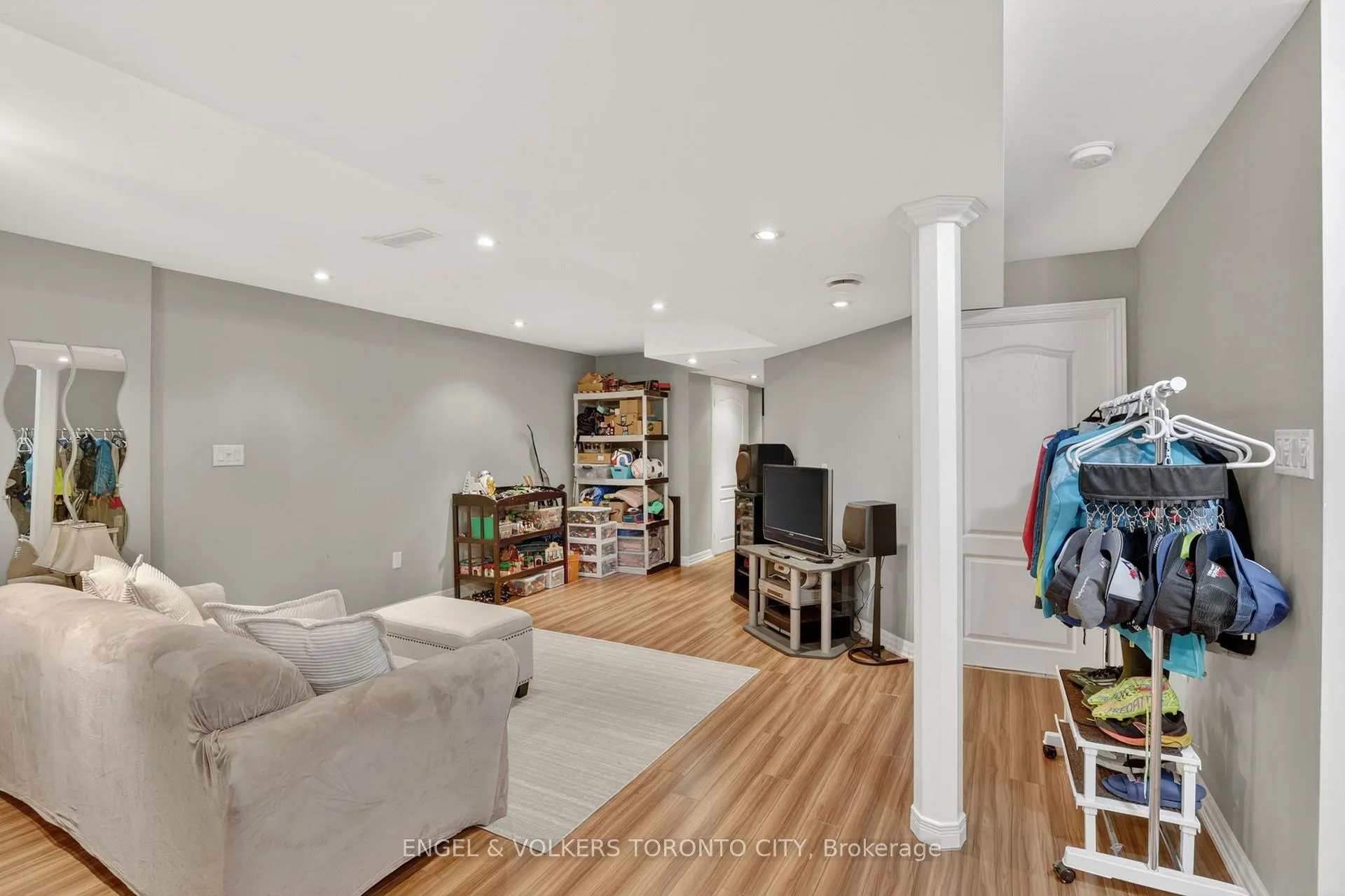 Photo 32 of 22 Ozner Crescent, Vaughan, Vellore Village — HOMEH
