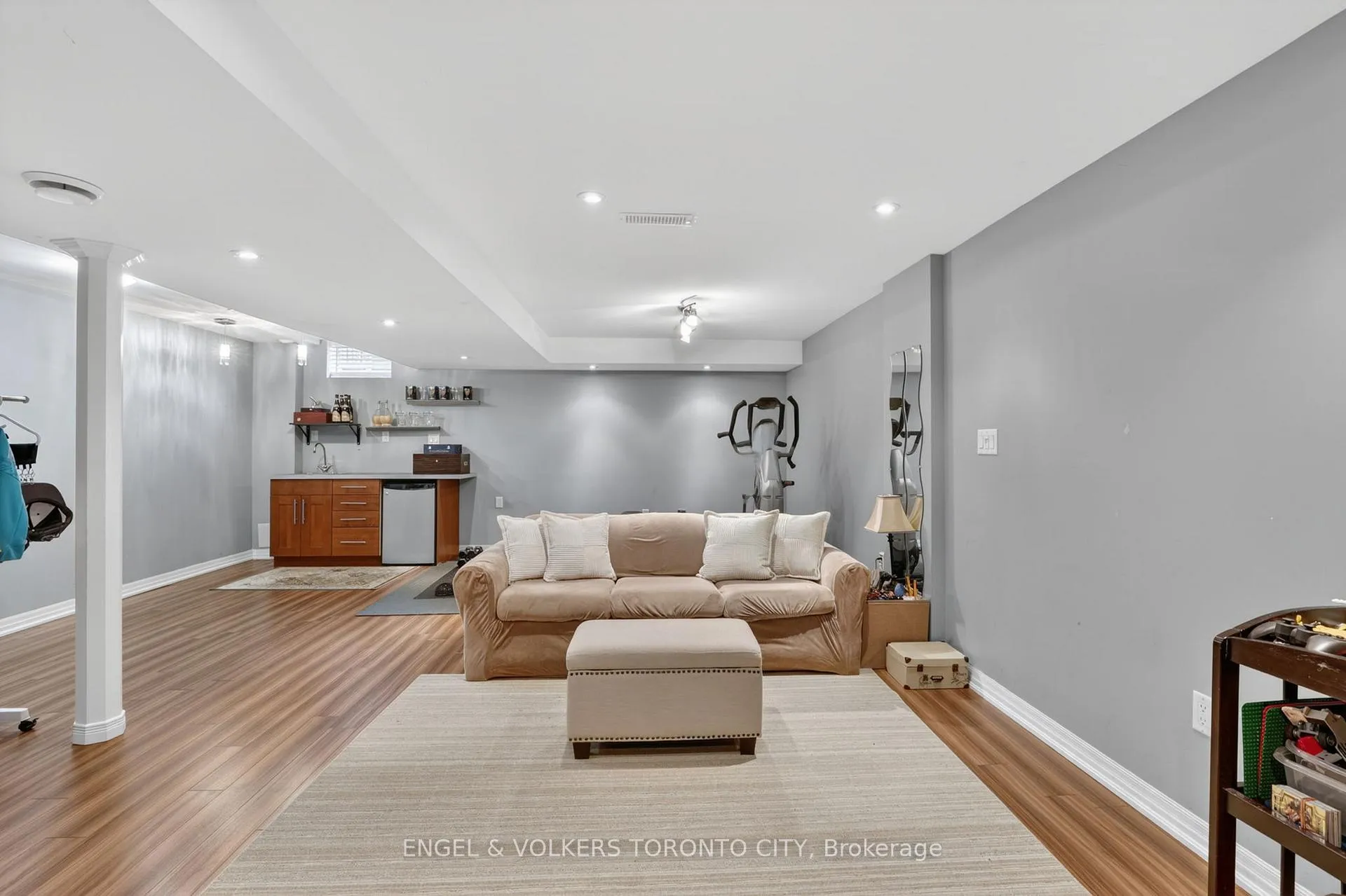 Photo 34 of 22 Ozner Crescent, Vaughan, Vellore Village — HOMEH