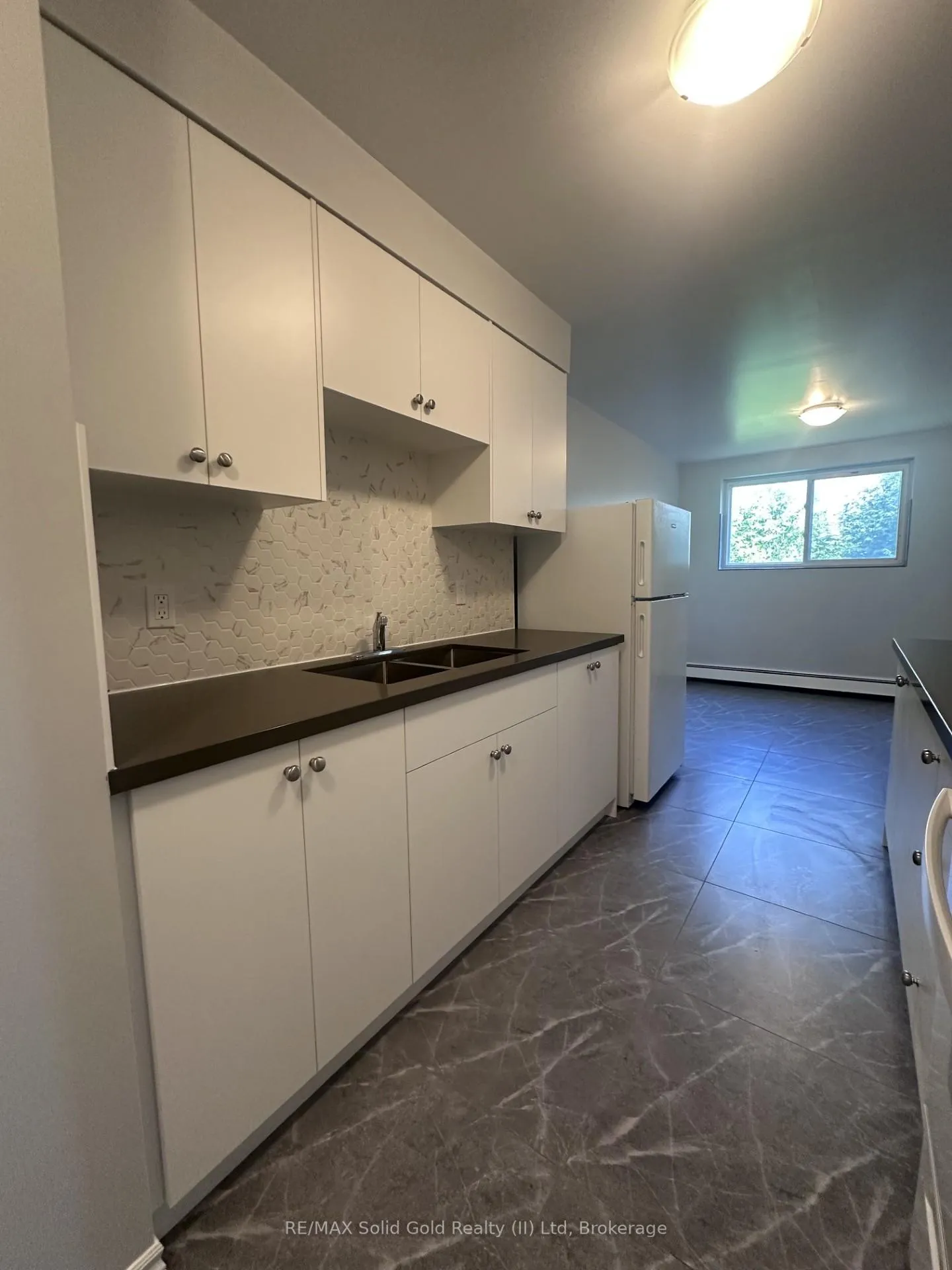 Photo 3 of 15 Mowat Boulevard, Kitchener — HOMEH