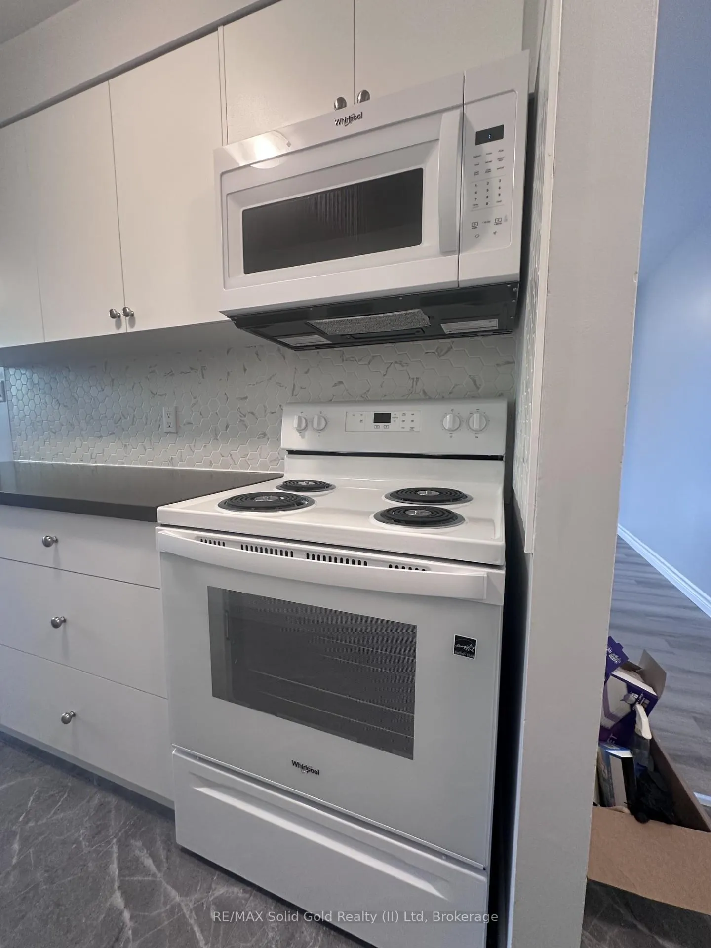 Photo 7 of 15 Mowat Boulevard, Kitchener — HOMEH