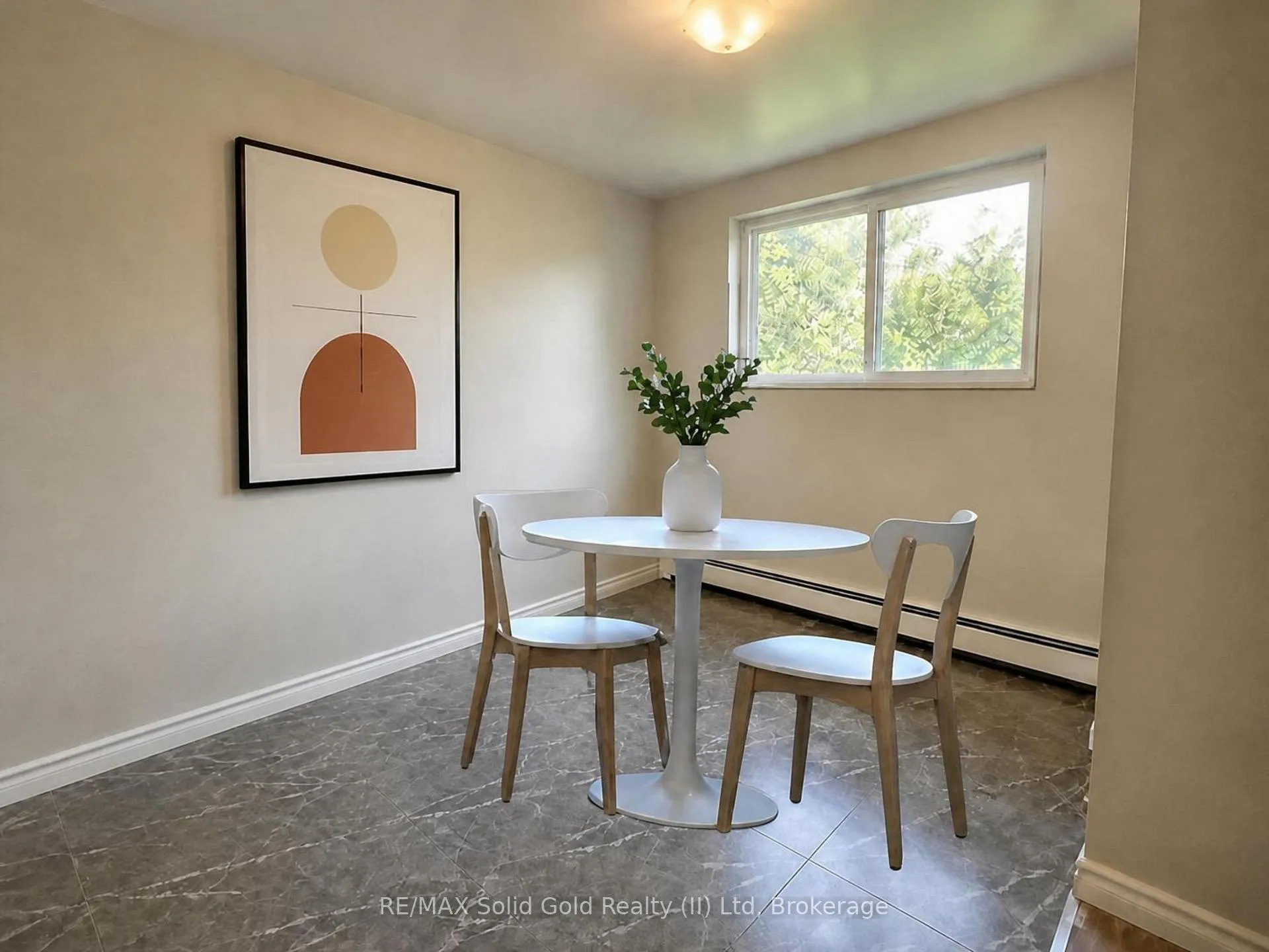 Photo 8 of 15 Mowat Boulevard, Kitchener — HOMEH