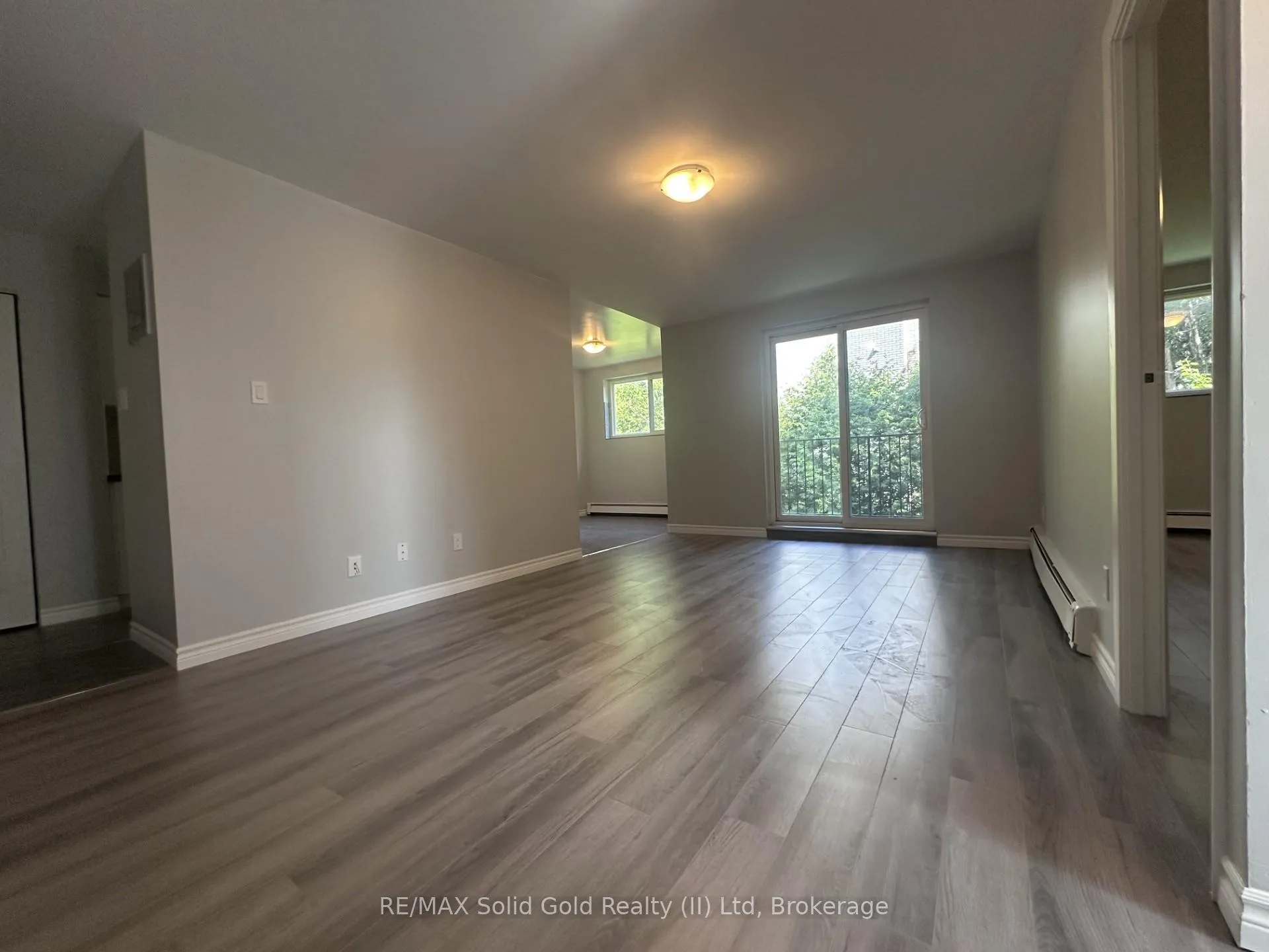 Photo 11 of 15 Mowat Boulevard, Kitchener — HOMEH