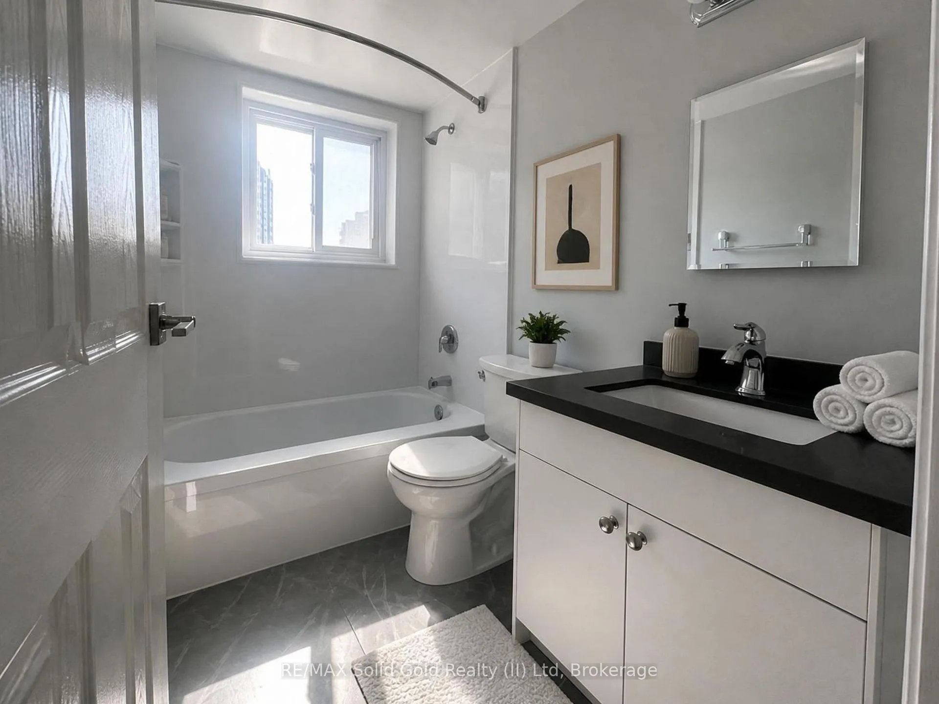Photo 14 of 15 Mowat Boulevard, Kitchener — HOMEH