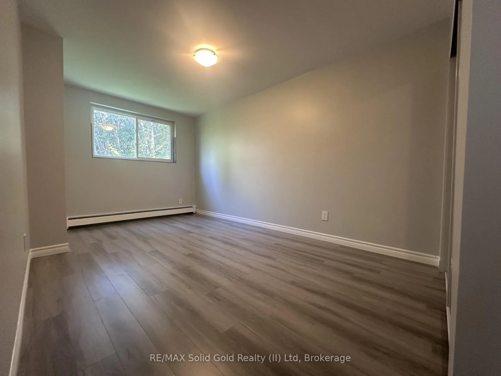 Photo 16 of 15 Mowat Boulevard, Kitchener — HOMEH