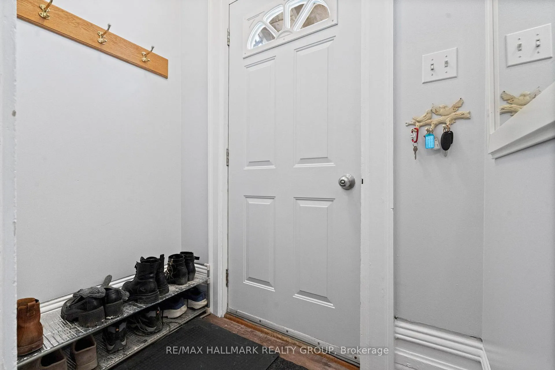Photo 4 of 58-60 Louisa Street, Ottawa, West Centre Town — HOMEH