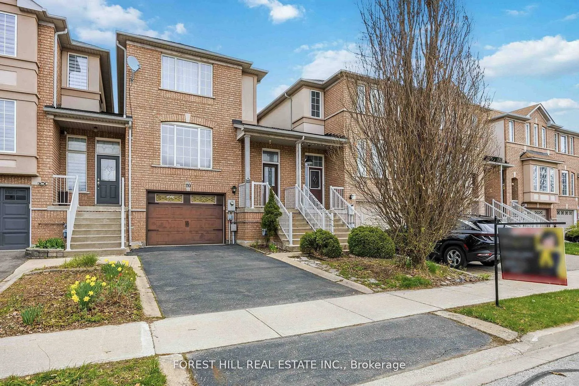 Front of 110 Foxfield Crescent