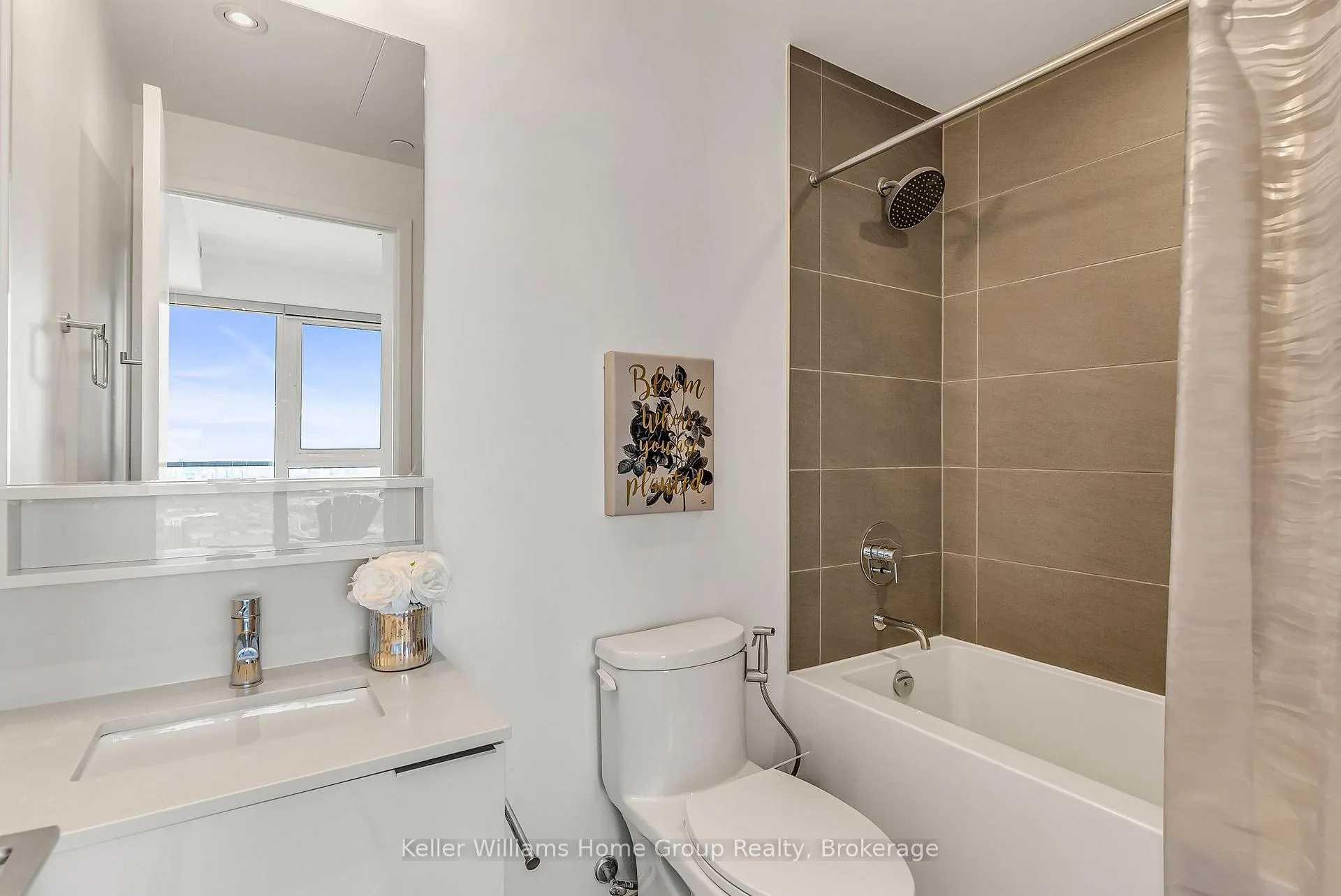 Photo 21 of Unit 4, 898 Portage Parkway, Vaughan, Vaughan Corporate Centre — HOMEH