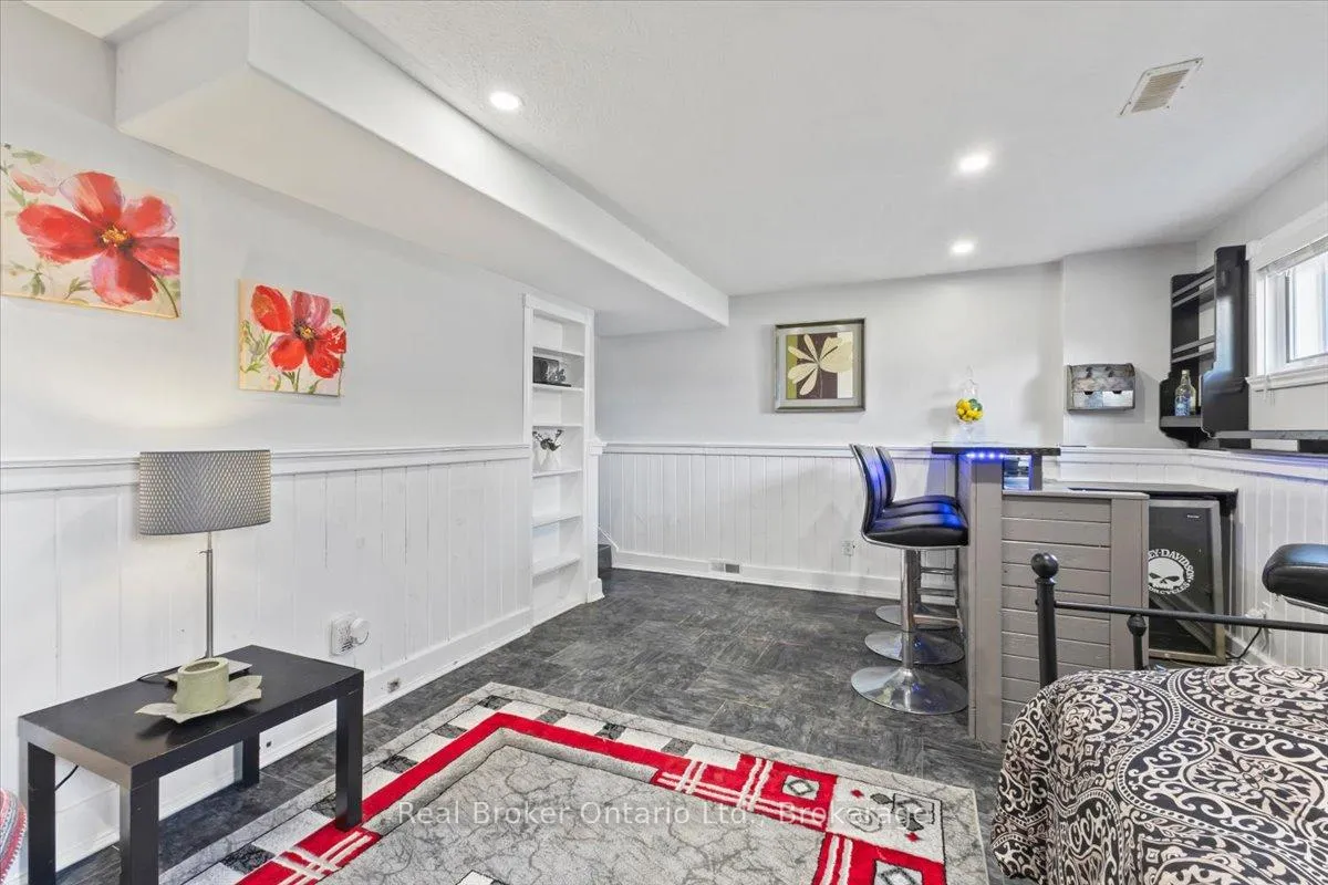 Photo 34 of 109 Miller Crescent, Minto — HOMEH