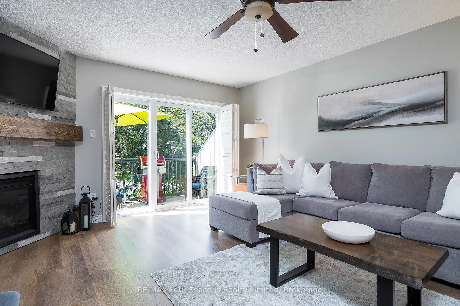 Photo 7 of 373 Mariners Way, Collingwood — HOMEH