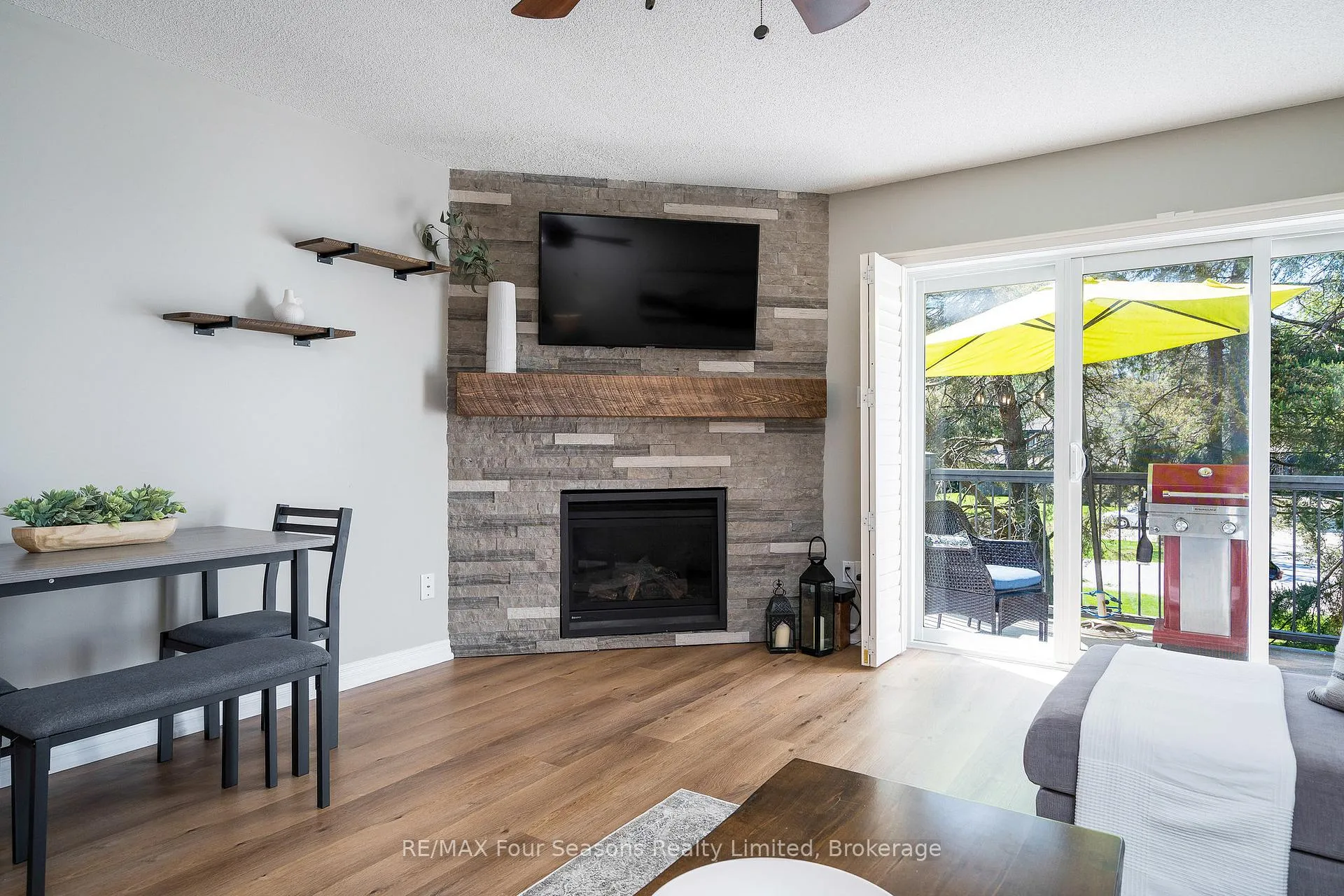Photo 8 of 373 Mariners Way, Collingwood — HOMEH