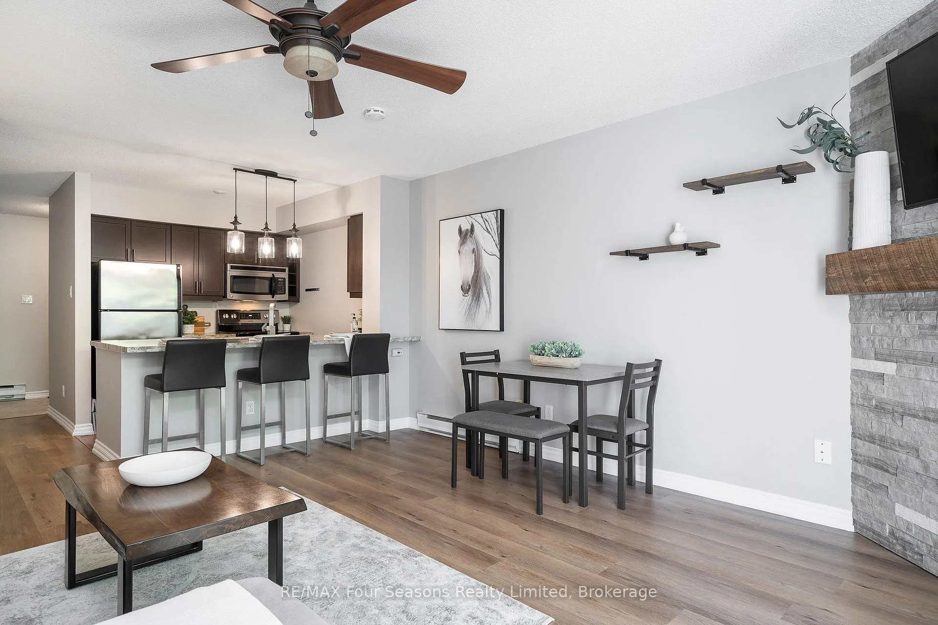 Photo 15 of 373 Mariners Way, Collingwood — HOMEH