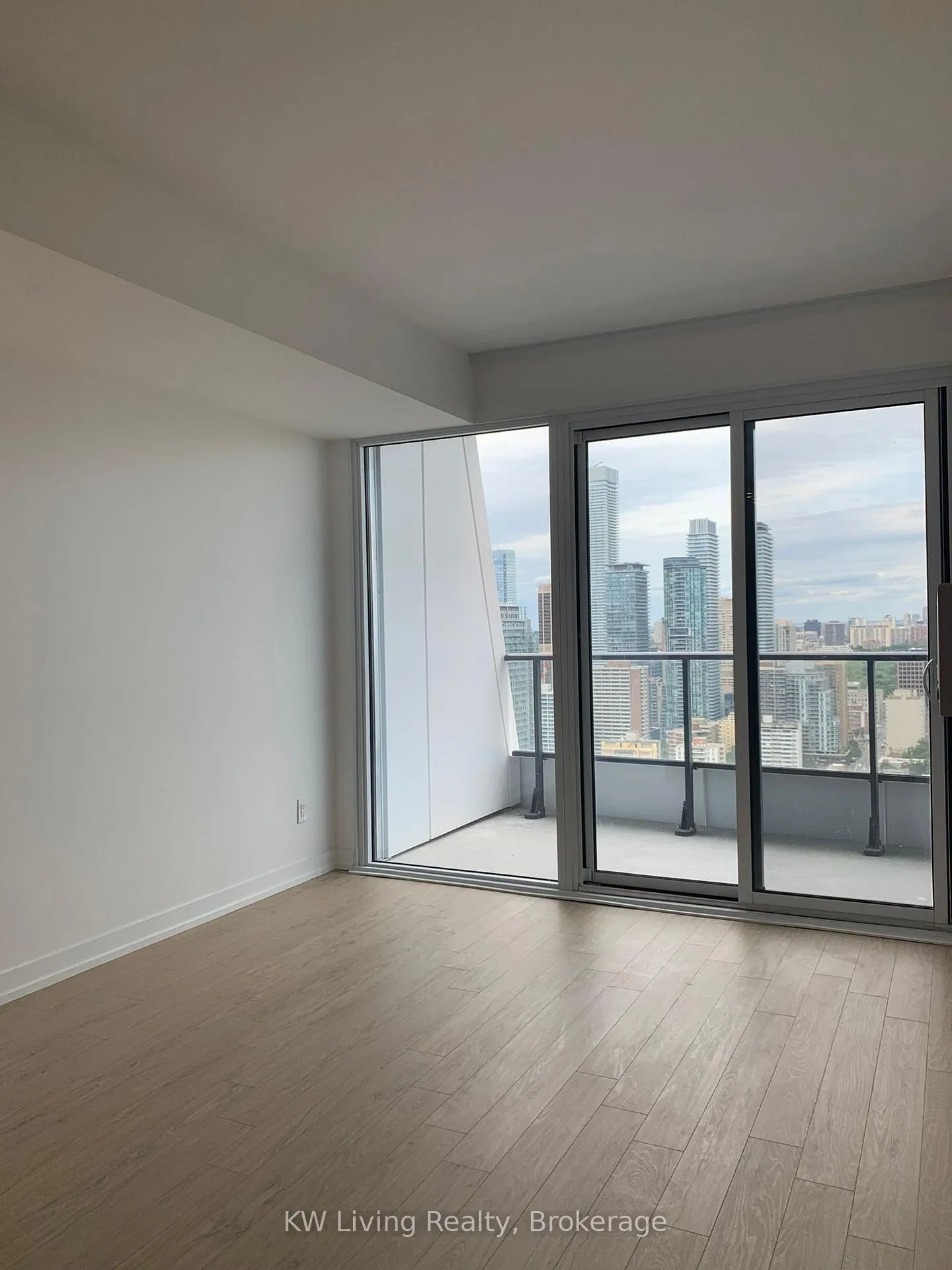 Photo 2 of Unit 4311, 85 Wood Street, Toronto, Church-Yonge Corridor — HOMEH