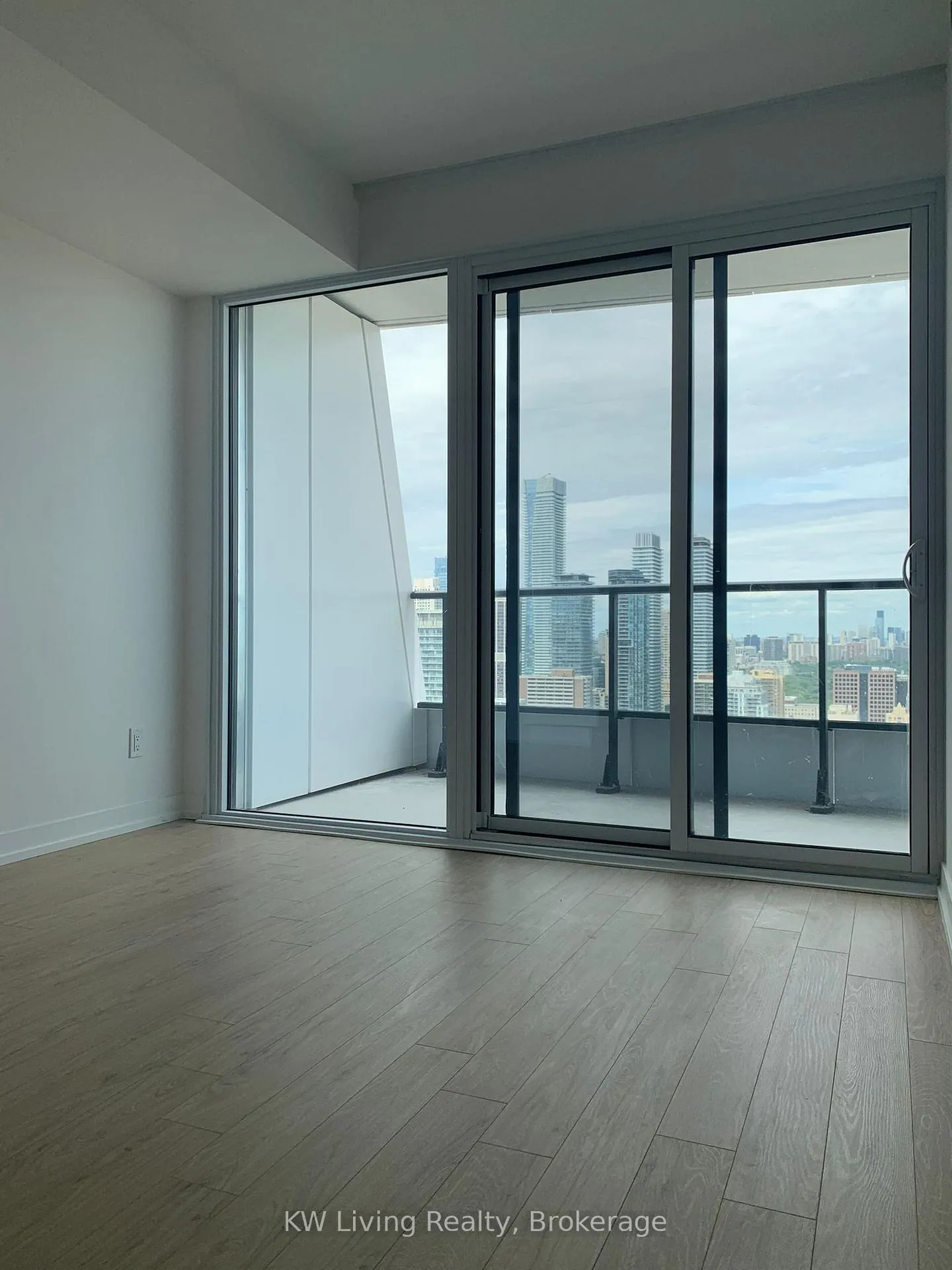 Photo 9 of Unit 4311, 85 Wood Street, Toronto, Church-Yonge Corridor — HOMEH