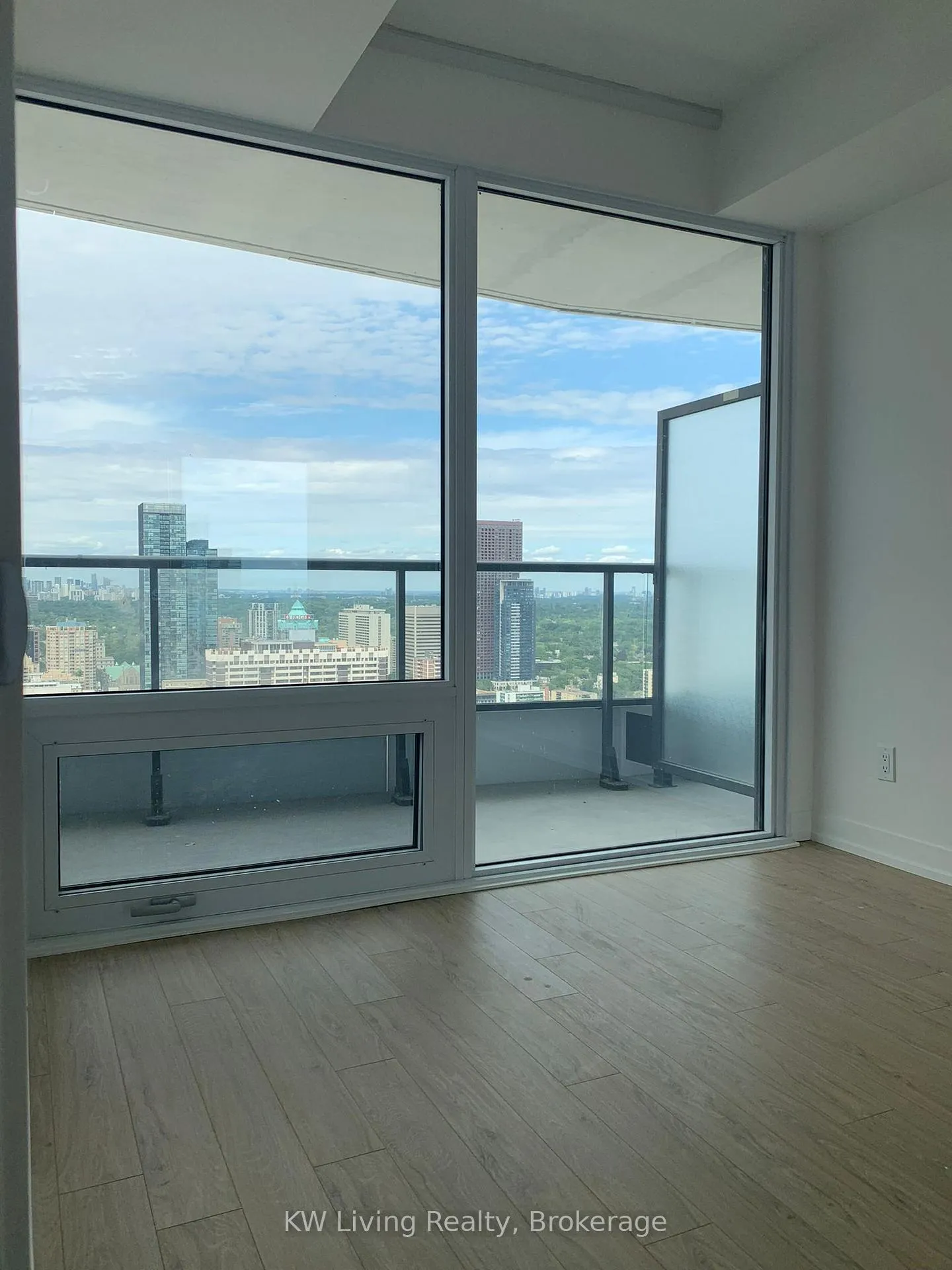 Photo 10 of Unit 4311, 85 Wood Street, Toronto, Church-Yonge Corridor — HOMEH