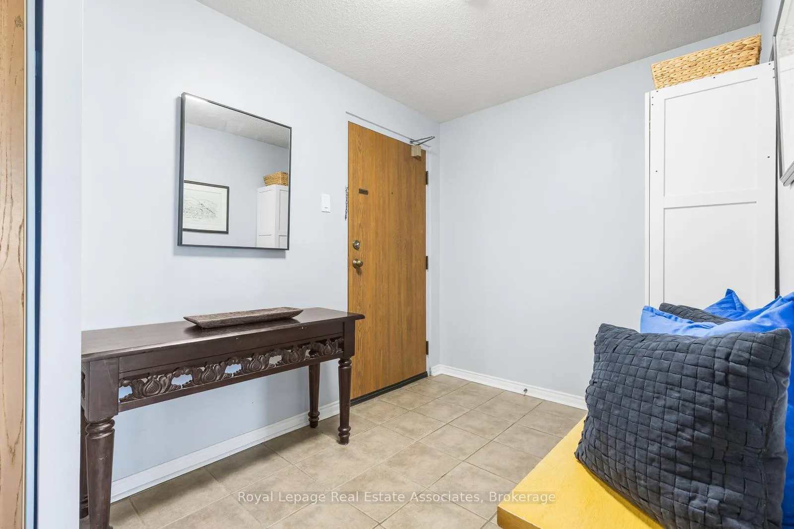 Photo 2 of Unit 1502, 55 Green Valley Drive, Kitchener, Pioneer Park — HOMEH