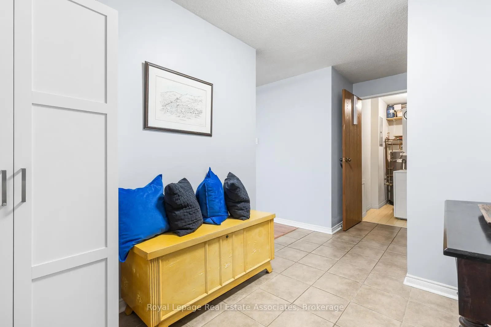 Photo 3 of Unit 1502, 55 Green Valley Drive, Kitchener, Pioneer Park — HOMEH