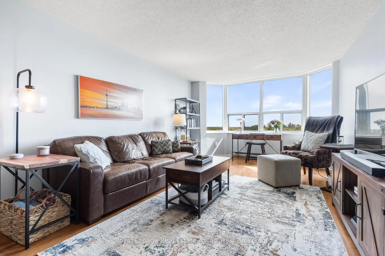 Photo 5 of Unit 1502, 55 Green Valley Drive, Kitchener, Pioneer Park — HOMEH