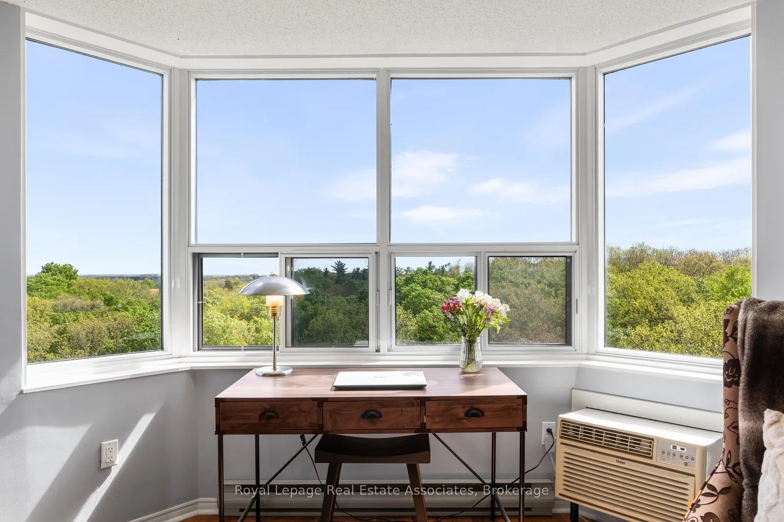 Photo 7 of Unit 1502, 55 Green Valley Drive, Kitchener, Pioneer Park — HOMEH
