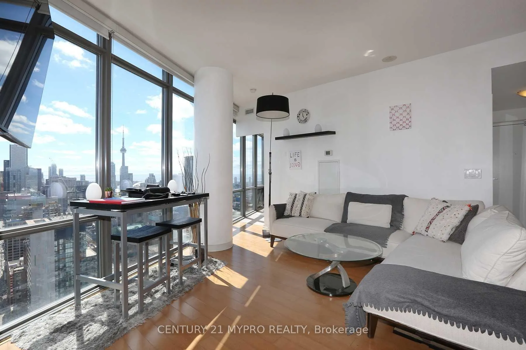 Photo 2 of Unit 4508, 832 Bay Street, Toronto, Bay Street Corridor — HOMEH
