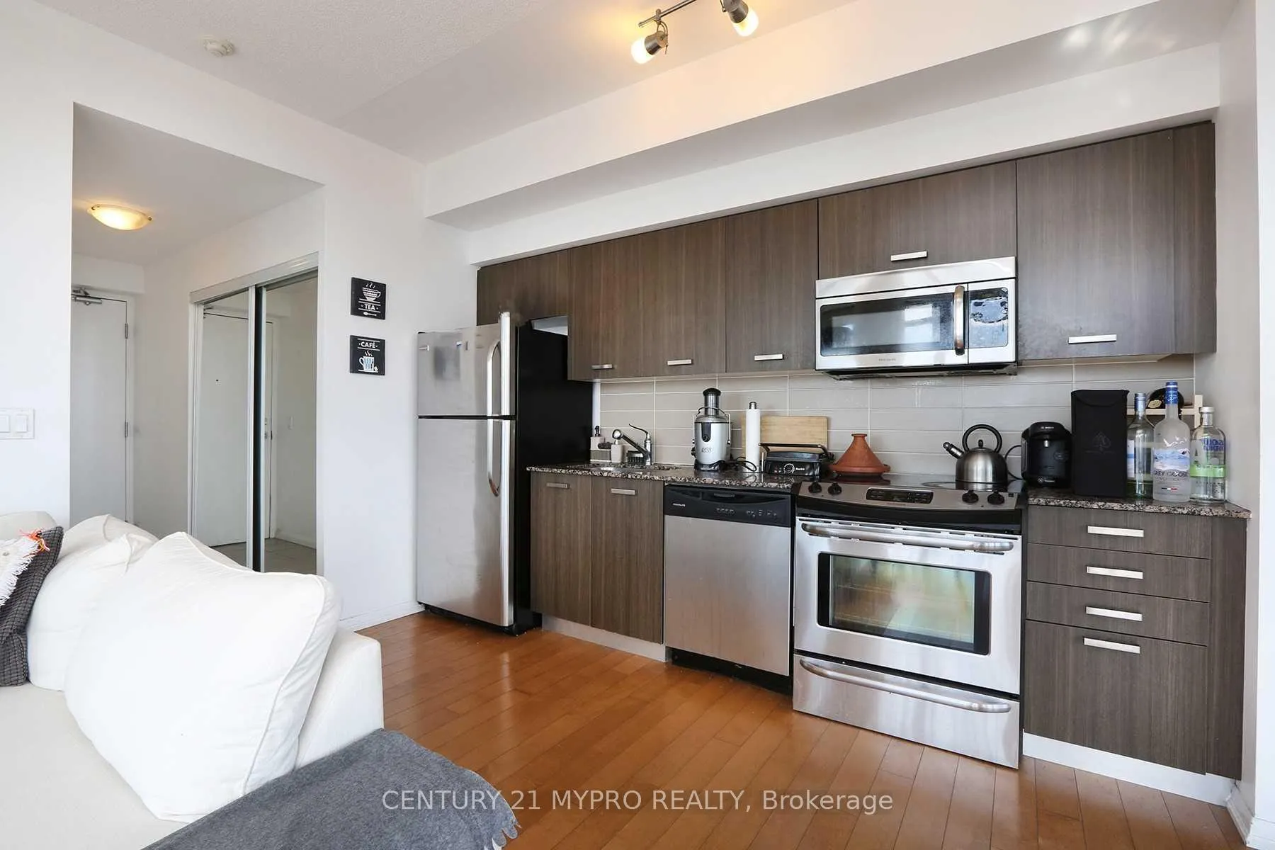 Photo 4 of Unit 4508, 832 Bay Street, Toronto, Bay Street Corridor — HOMEH