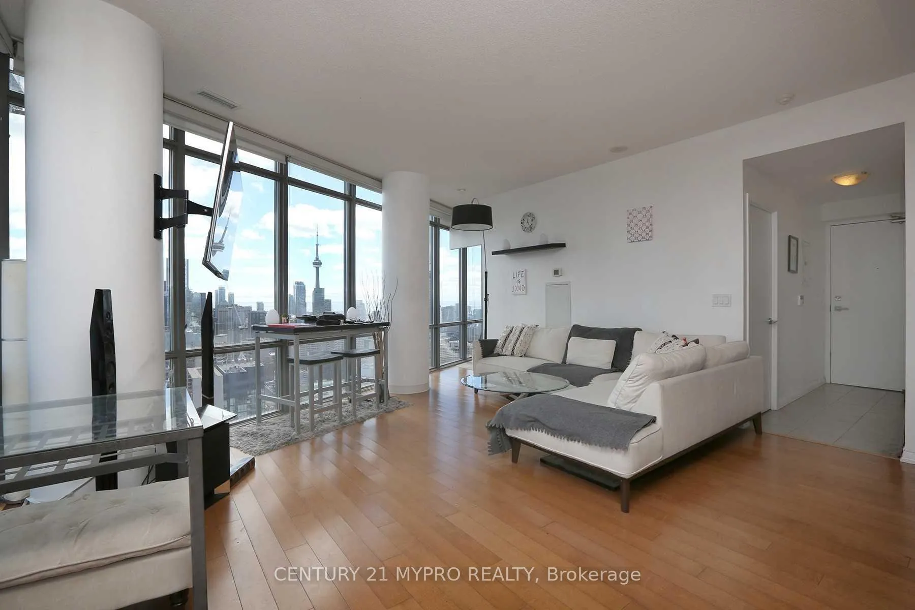Photo 6 of Unit 4508, 832 Bay Street, Toronto, Bay Street Corridor — HOMEH