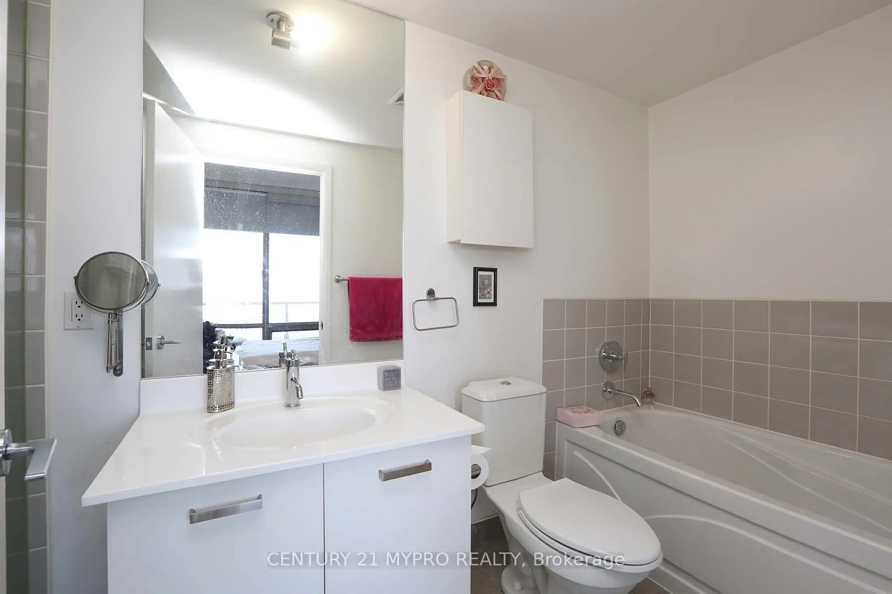 Photo 13 of Unit 4508, 832 Bay Street, Toronto, Bay Street Corridor — HOMEH