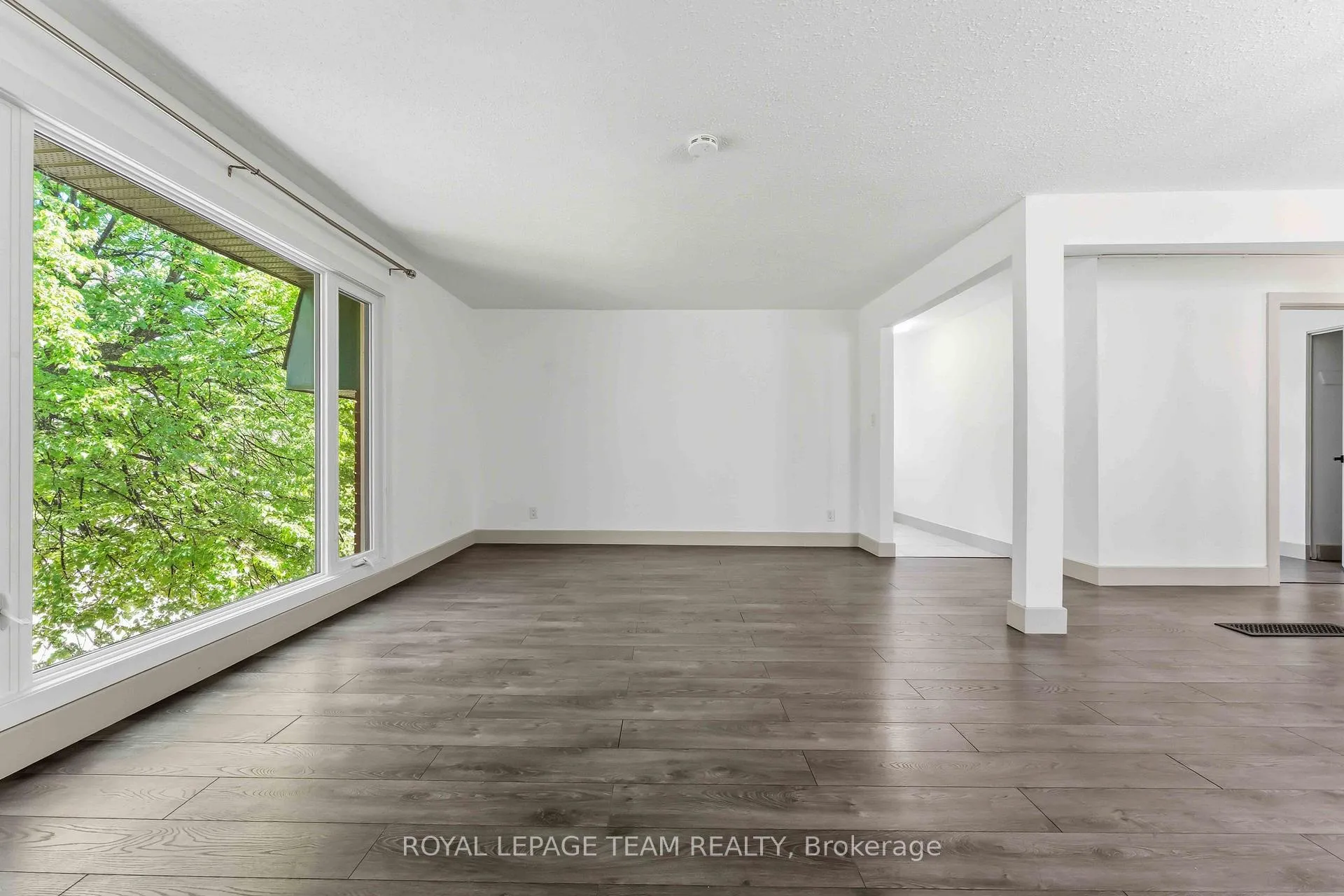 Photo 6 of Unit 2, 204 Donald Street, Ottawa, Overbrook/Castle Heights — HOMEH
