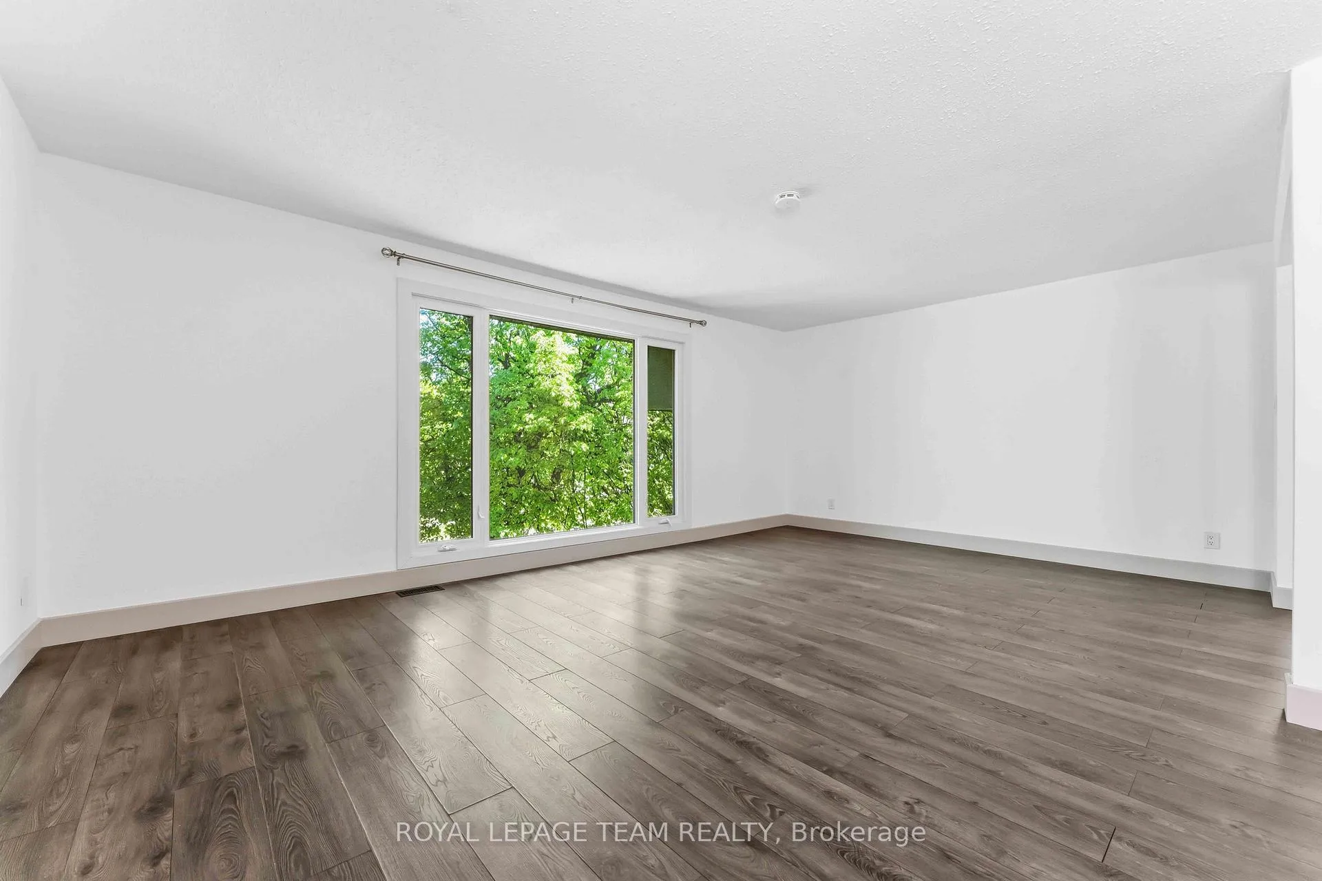 Photo 7 of Unit 2, 204 Donald Street, Ottawa, Overbrook/Castle Heights — HOMEH