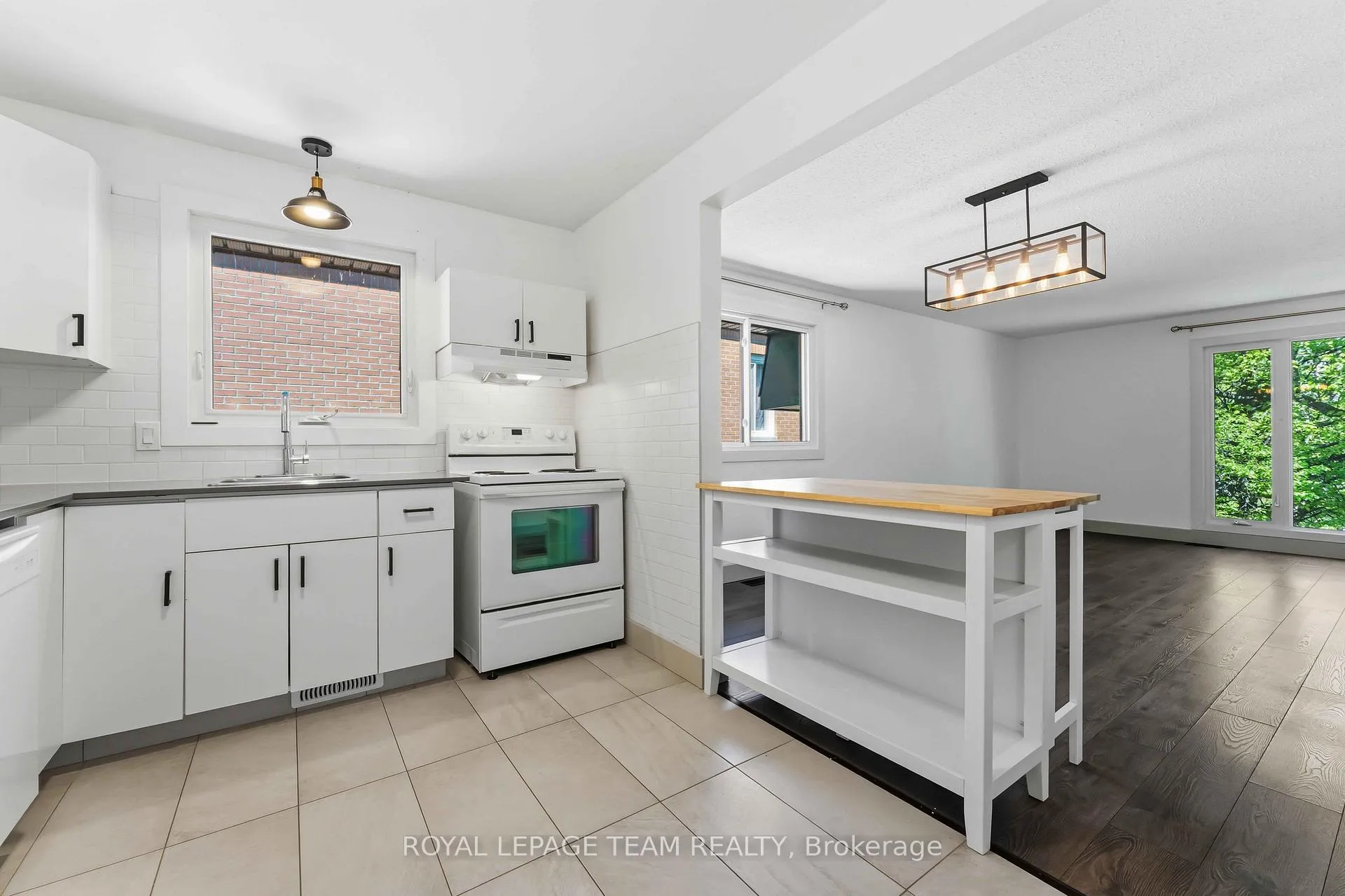 Photo 17 of Unit 2, 204 Donald Street, Ottawa, Overbrook/Castle Heights — HOMEH