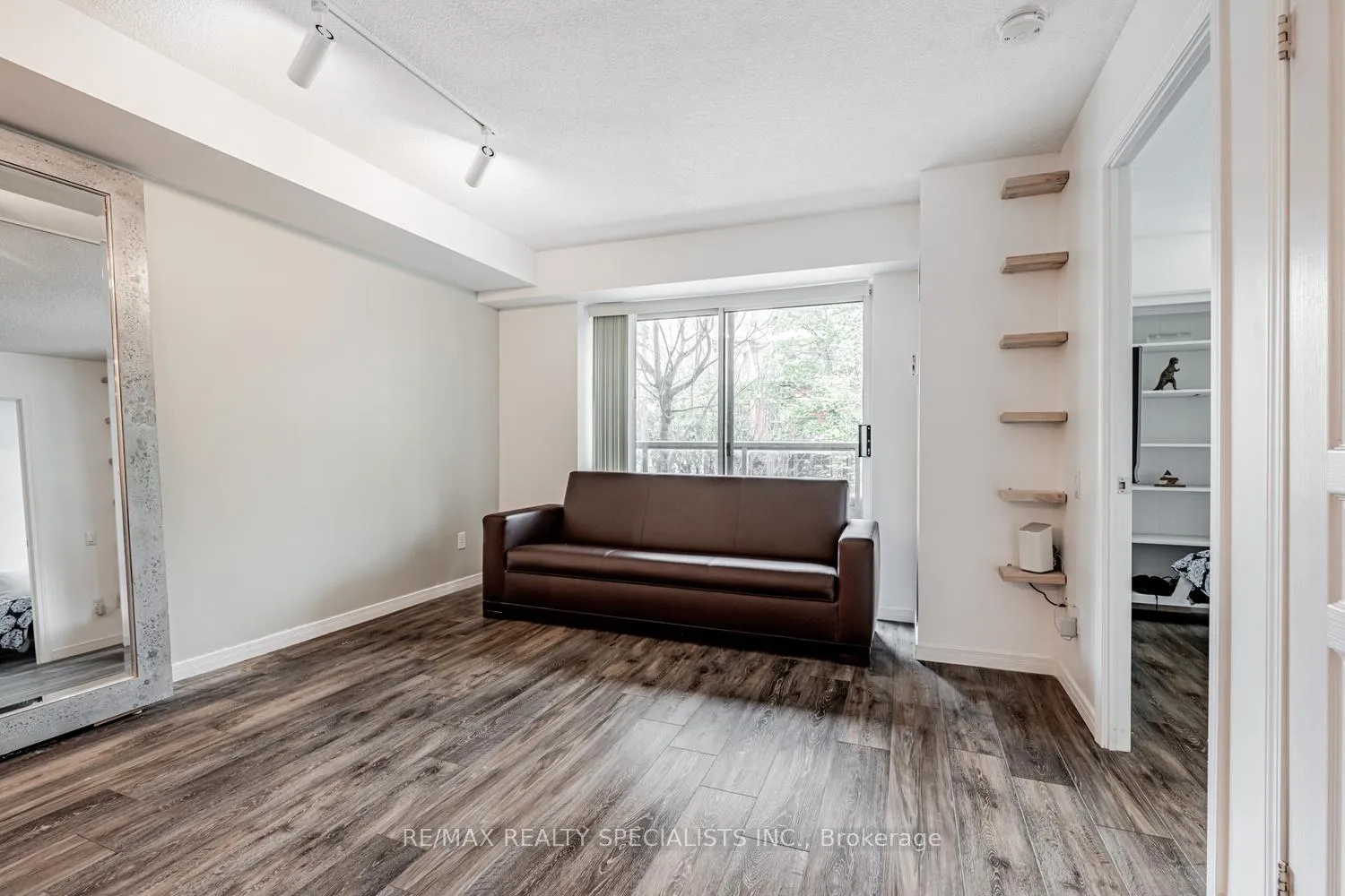 Photo 12 of Unit 208, 140 Bathurst Street, Toronto, Niagara — HOMEH