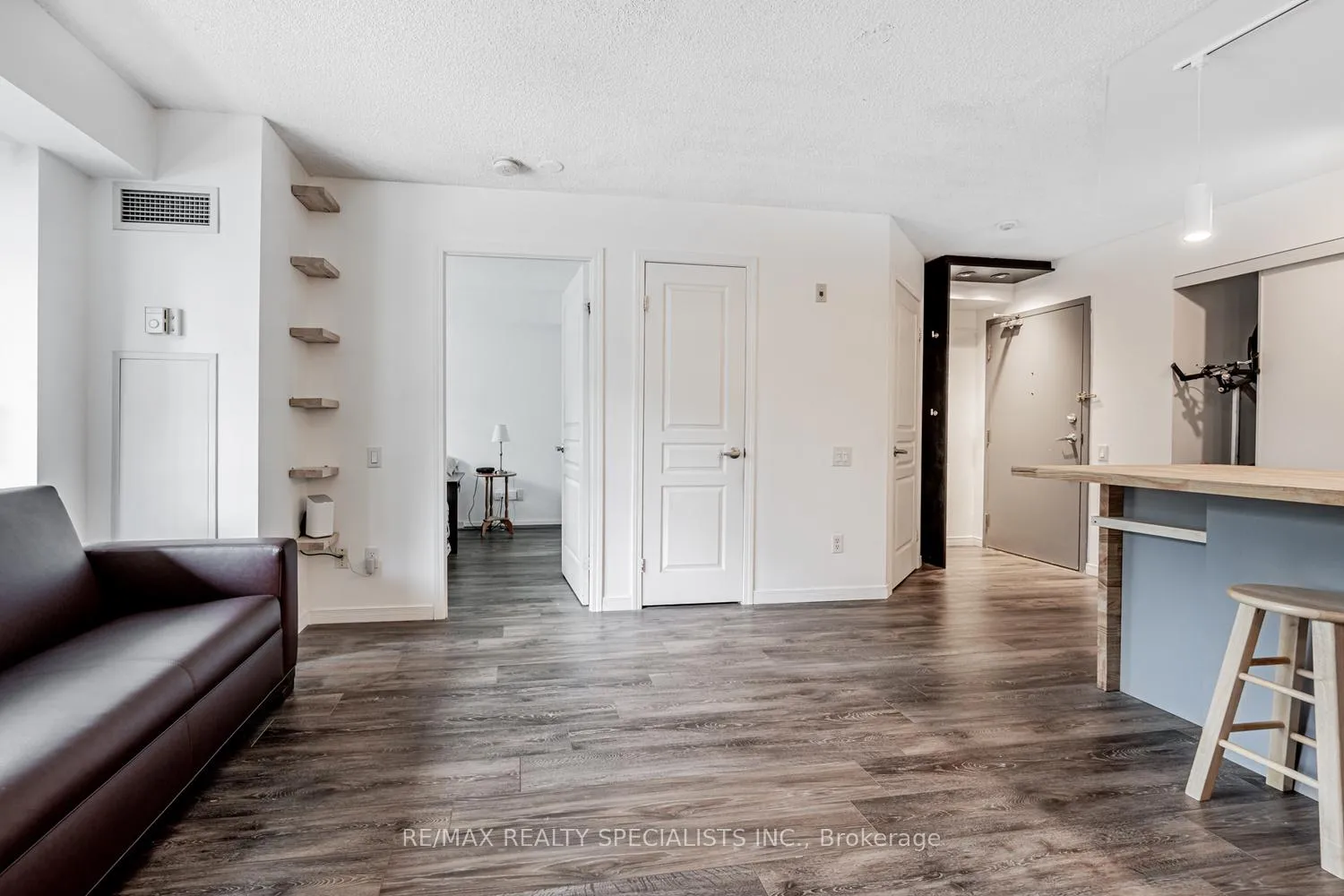 Photo 15 of Unit 208, 140 Bathurst Street, Toronto, Niagara — HOMEH