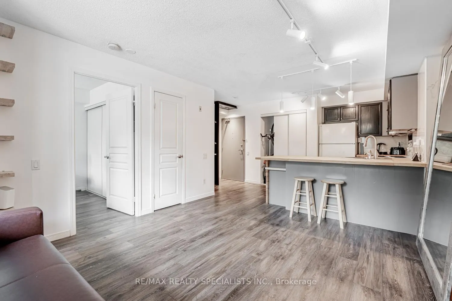Photo 16 of Unit 208, 140 Bathurst Street, Toronto, Niagara — HOMEH