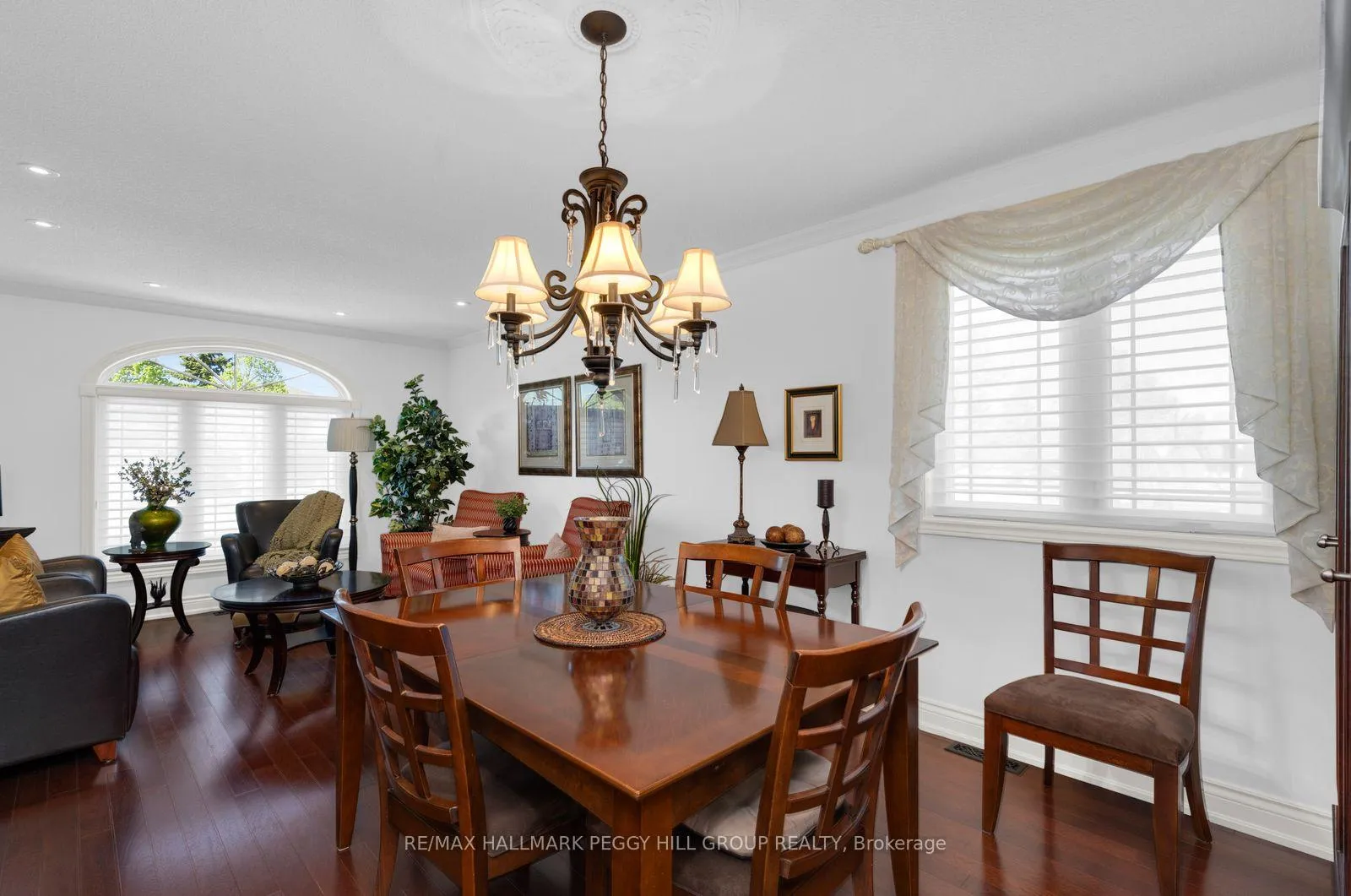 Photo 5 of 35 Golden Eagle Way, Barrie, Little Lake — HOMEH