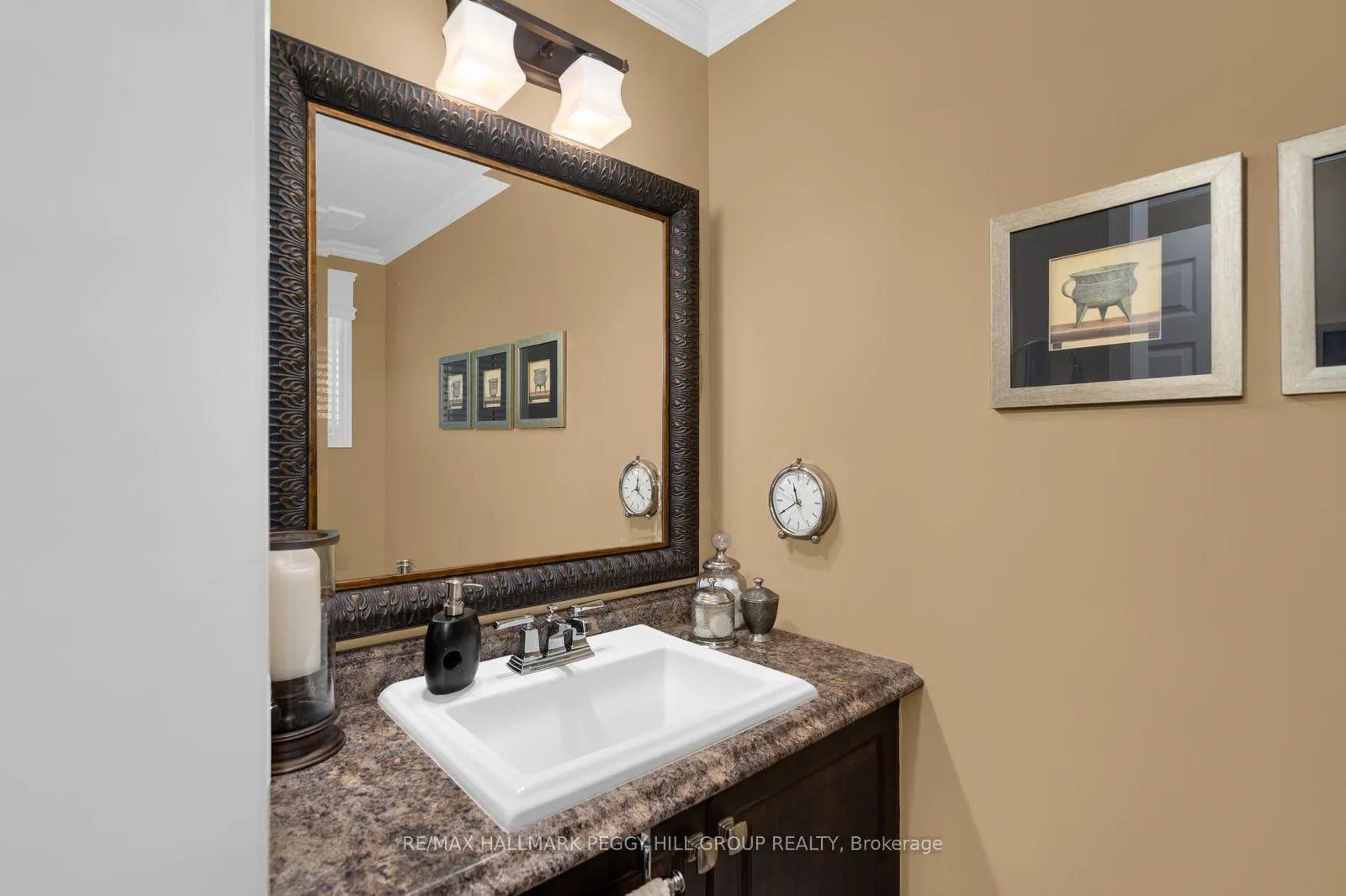 Photo 13 of 35 Golden Eagle Way, Barrie, Little Lake — HOMEH