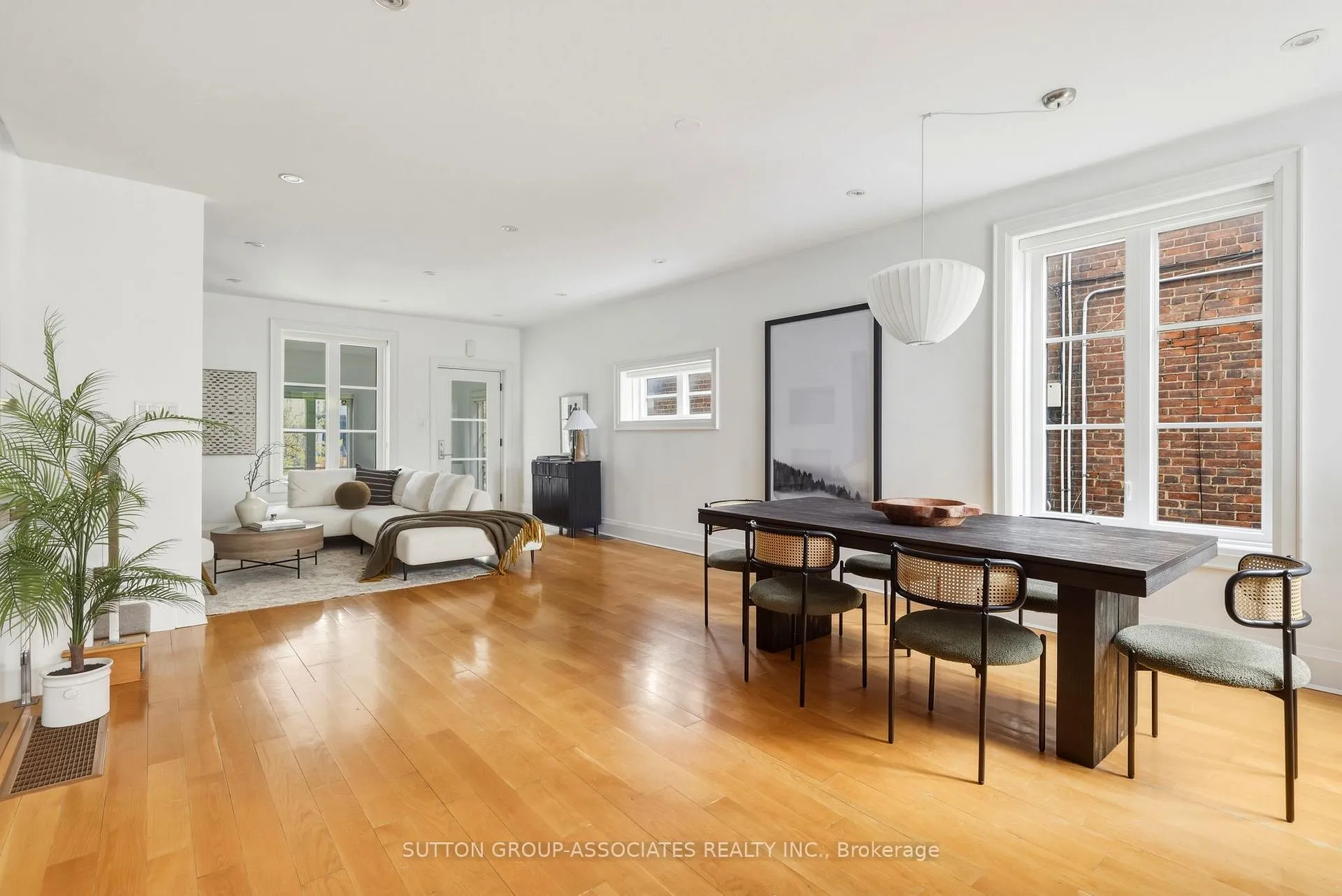 Photo 4 of 204 Beatrice Street, Toronto, Palmerston-Little Italy — HOMEH