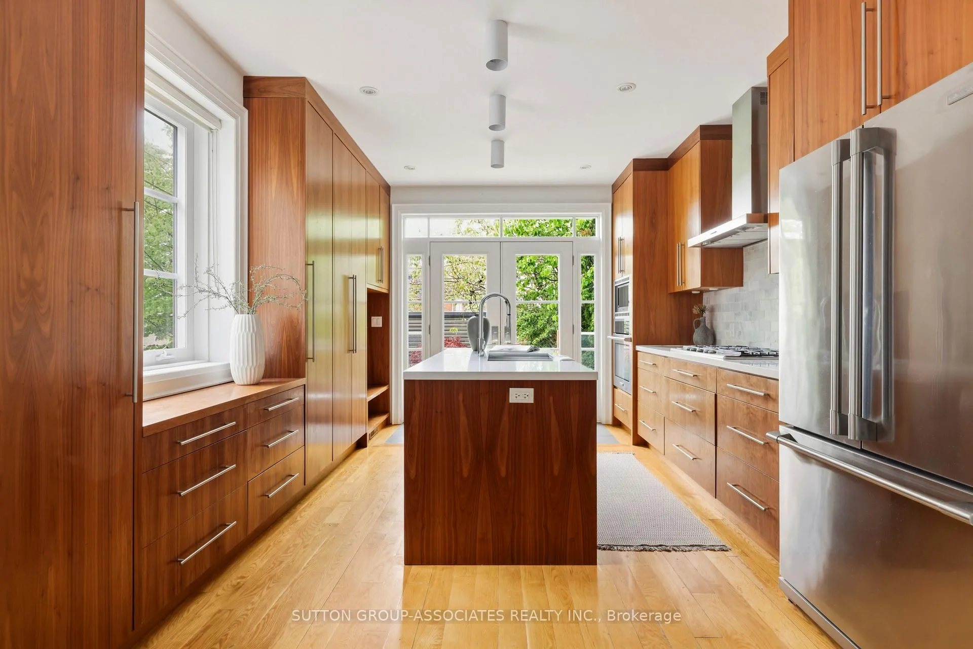Photo 10 of 204 Beatrice Street, Toronto, Palmerston-Little Italy — HOMEH