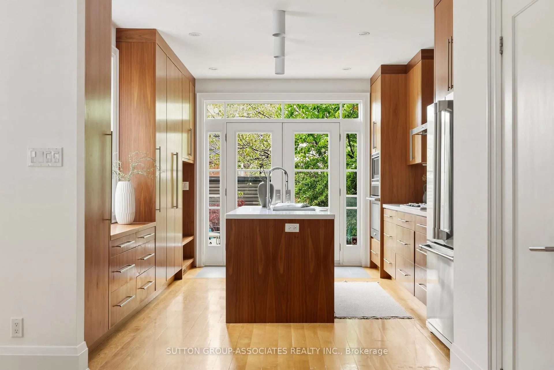 Photo 11 of 204 Beatrice Street, Toronto, Palmerston-Little Italy — HOMEH