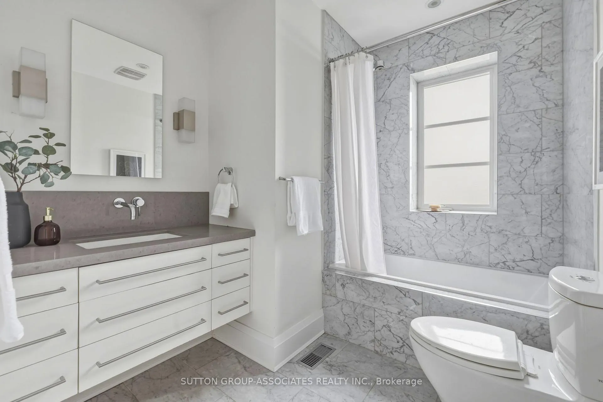 Photo 23 of 204 Beatrice Street, Toronto, Palmerston-Little Italy — HOMEH