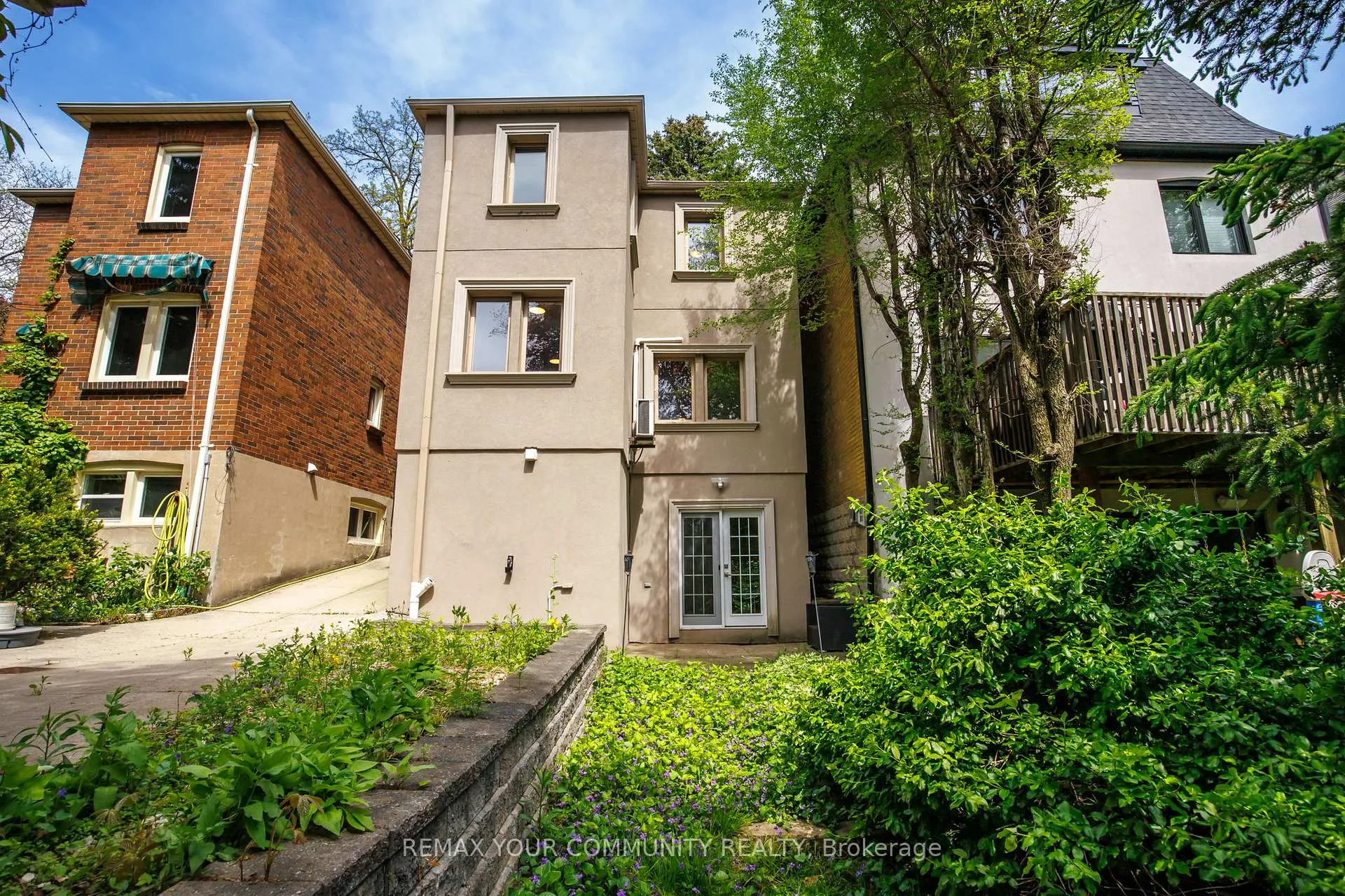 Photo 2 of 236 Ellis Avenue, Toronto, High Park-Swansea — HOMEH