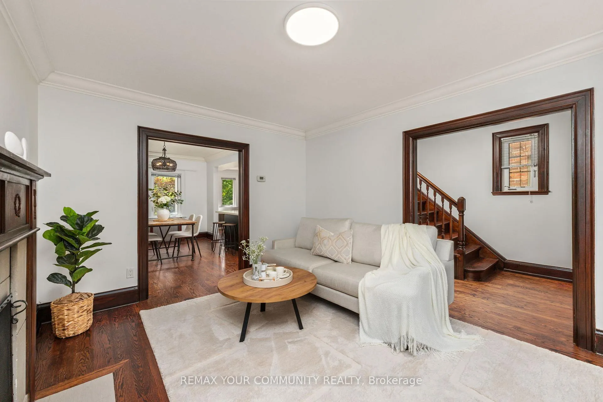 Photo 4 of 236 Ellis Avenue, Toronto, High Park-Swansea — HOMEH