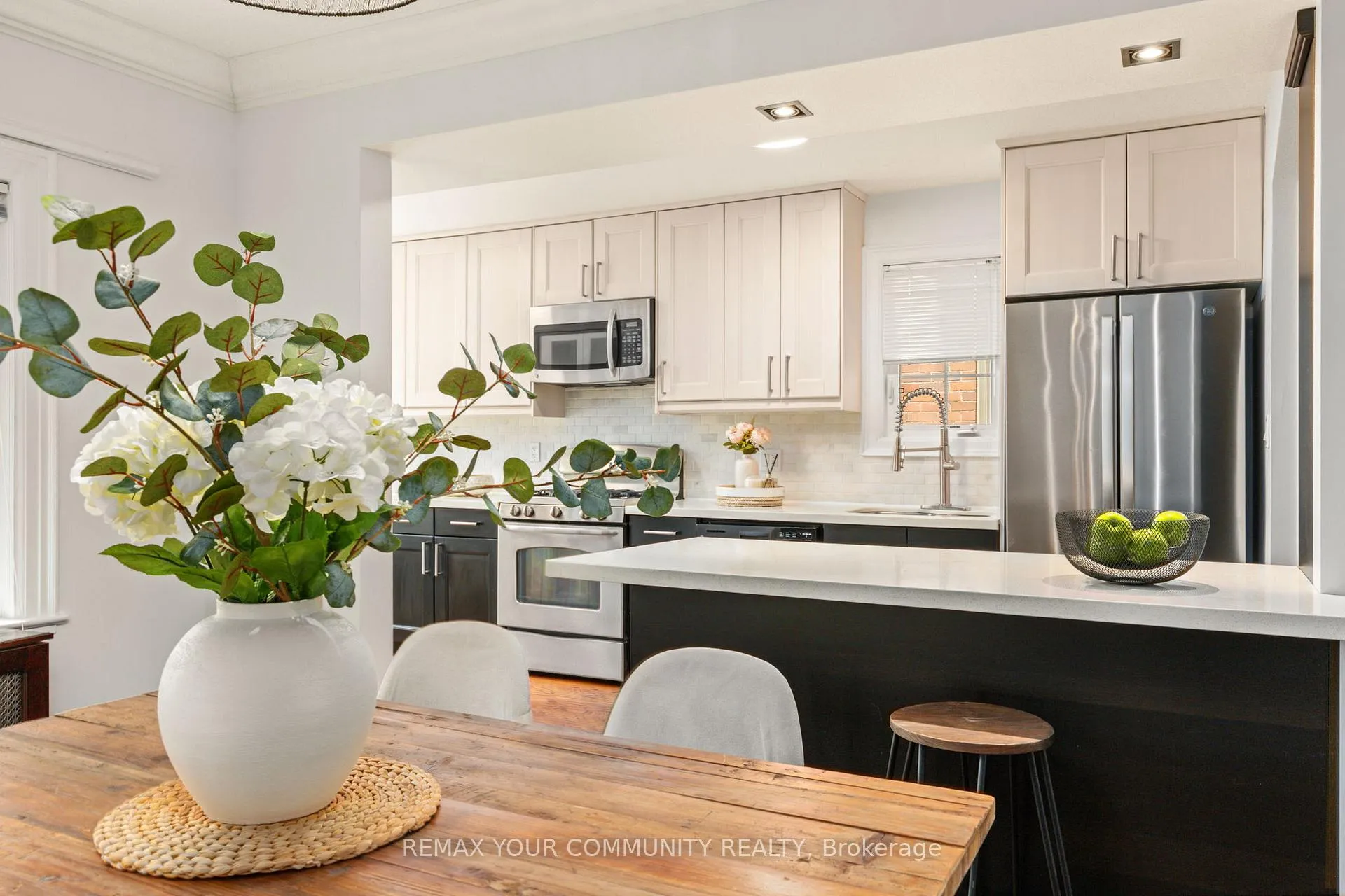 Photo 8 of 236 Ellis Avenue, Toronto, High Park-Swansea — HOMEH
