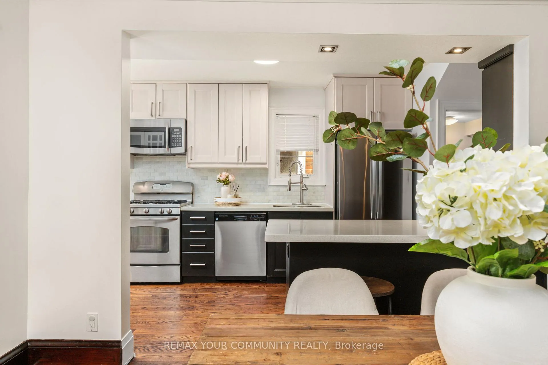 Photo 10 of 236 Ellis Avenue, Toronto, High Park-Swansea — HOMEH